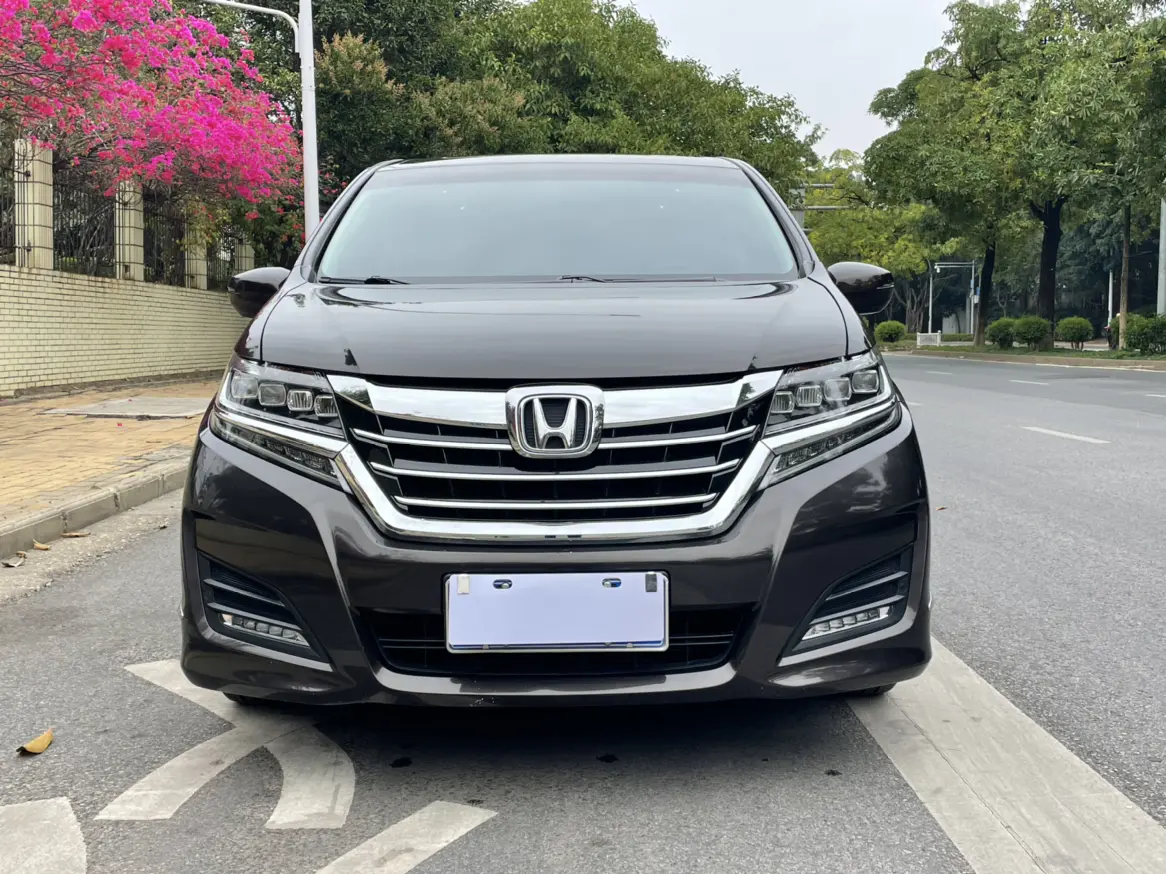 Honda Elysion (Alison)  из Китая