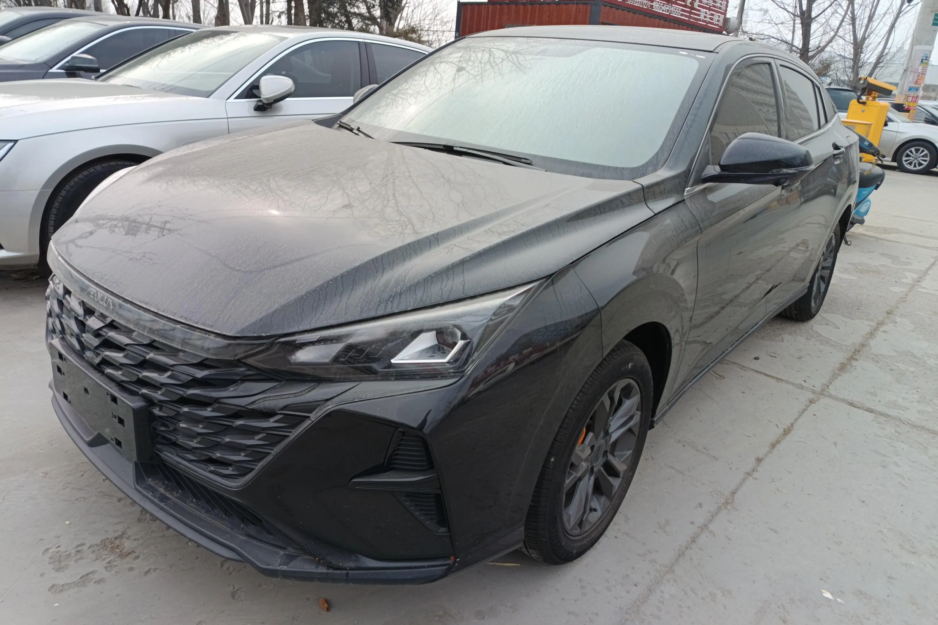 Dongfeng Yixuan  из Китая