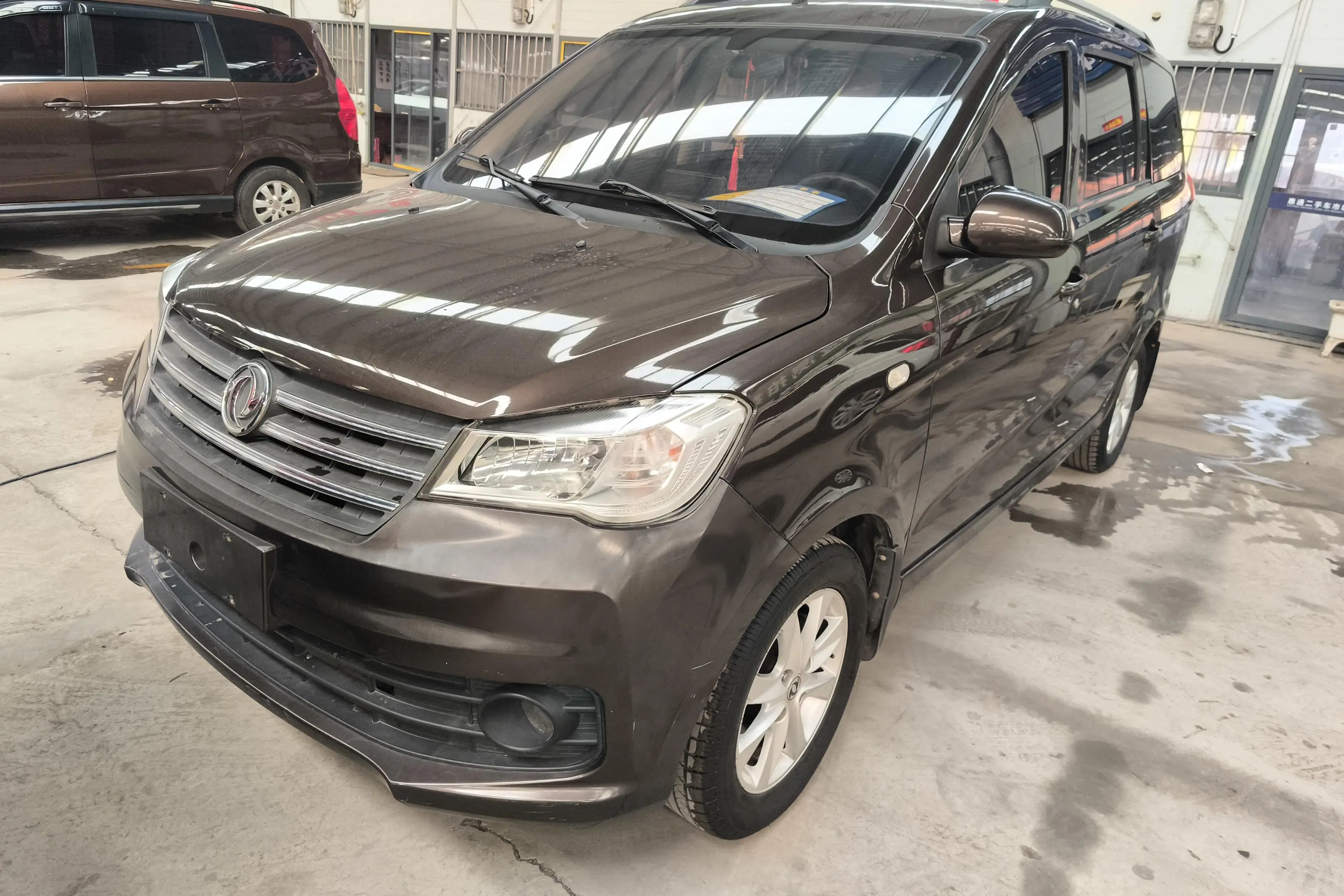 Dongfeng Fengon 330  из Китая