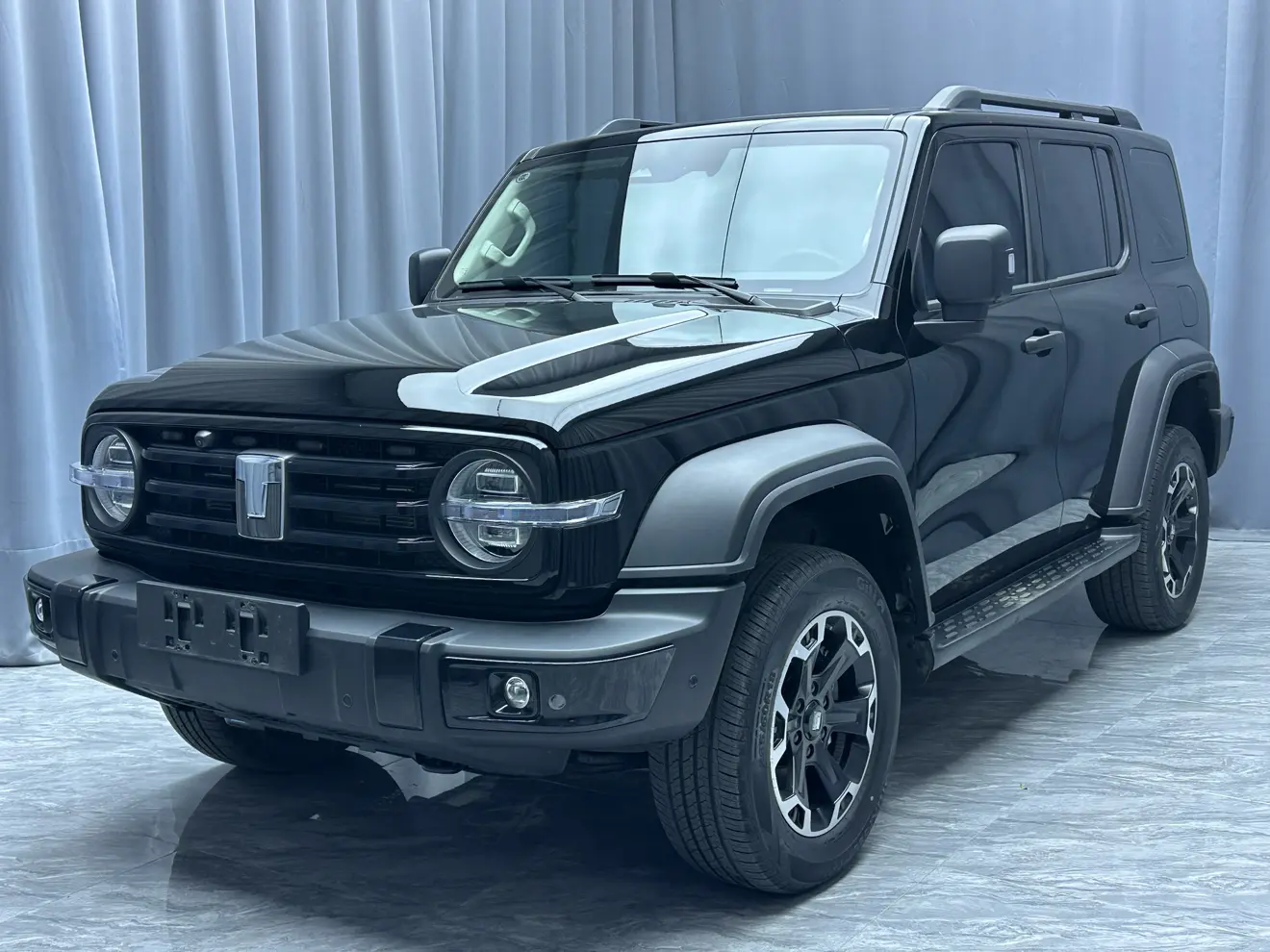 Tank 300 Hi4-T  из Китая