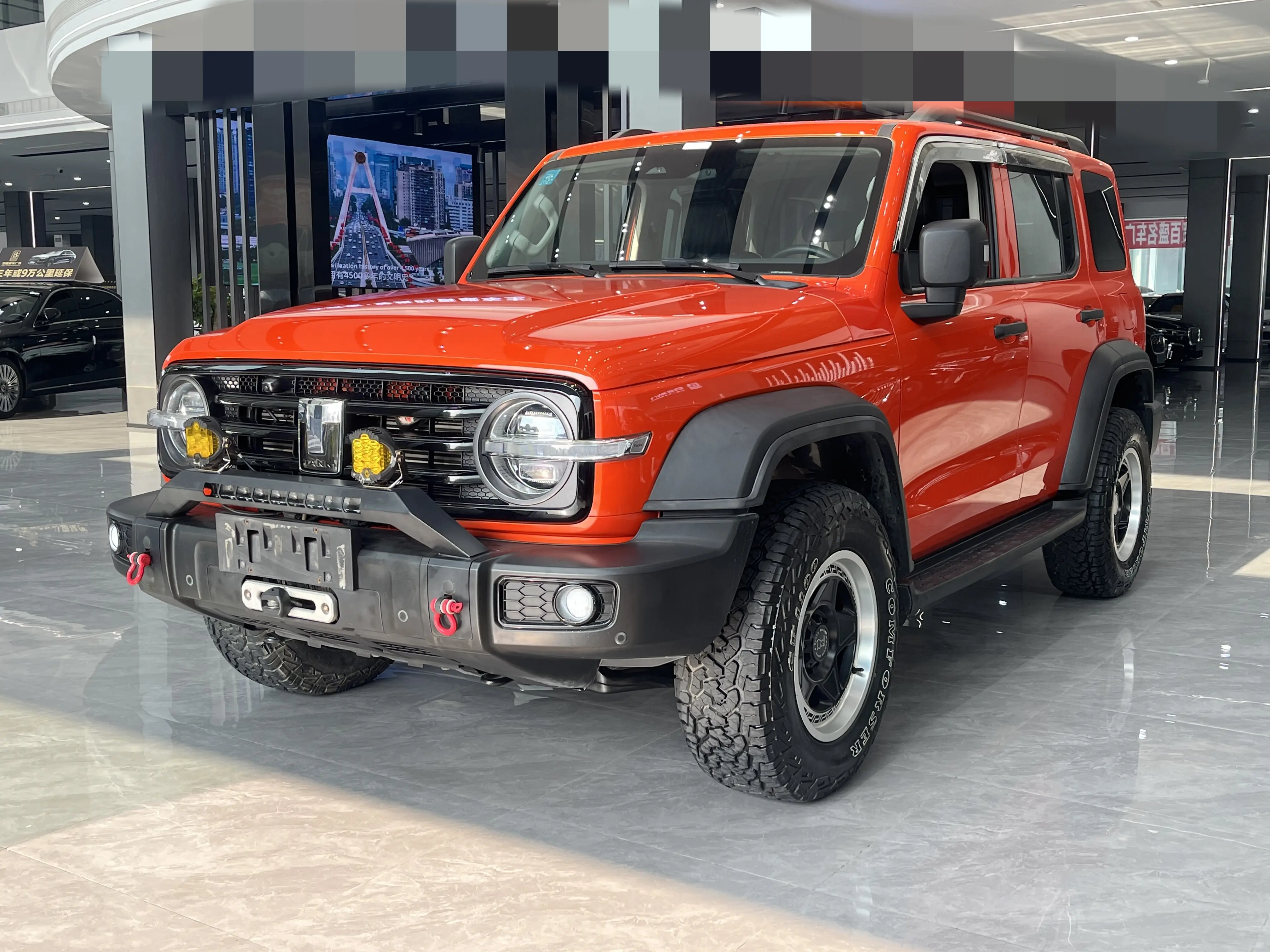 Tank 300  из Китая