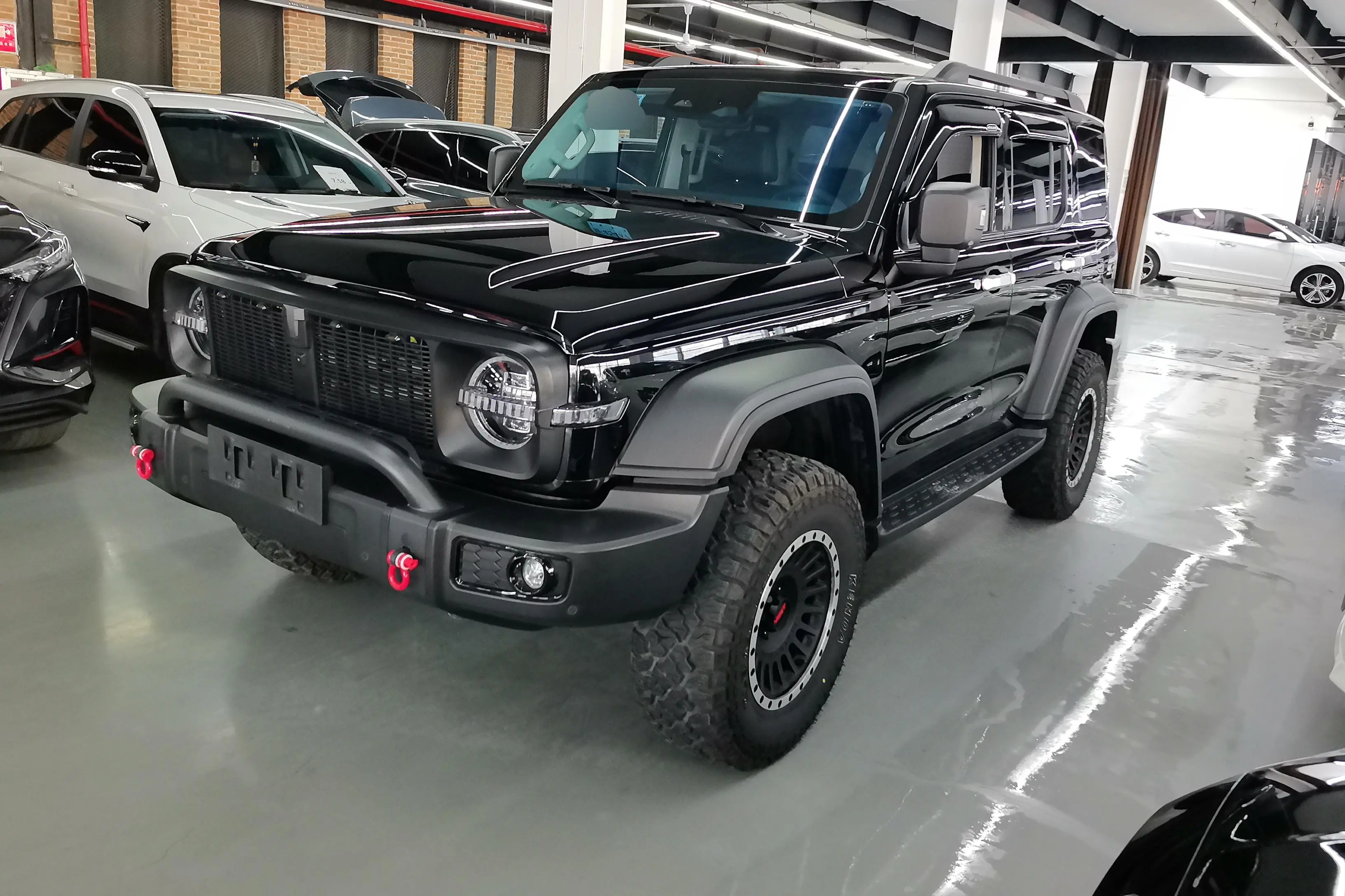 Tank 300  из Китая