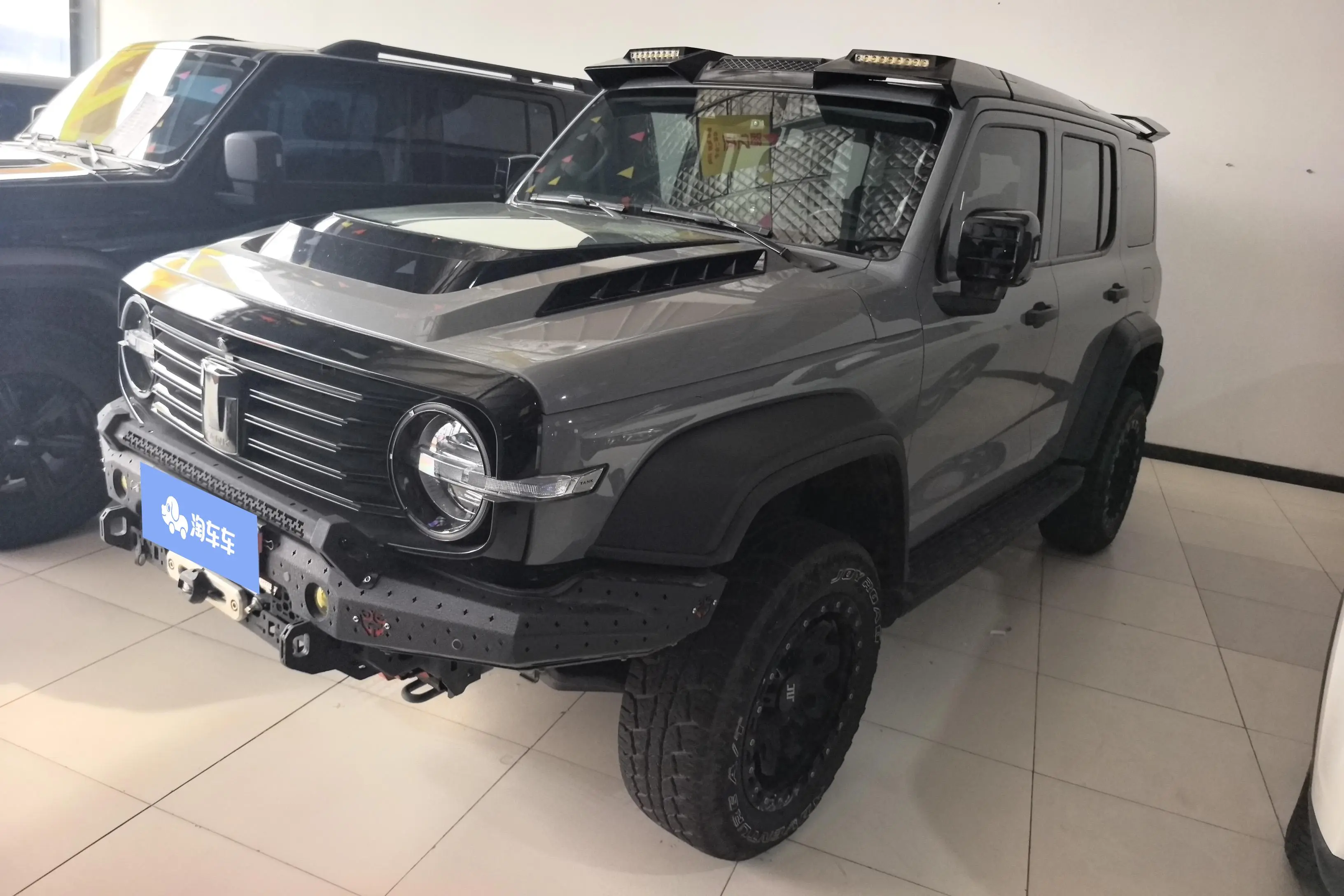 Tank 300  из Китая