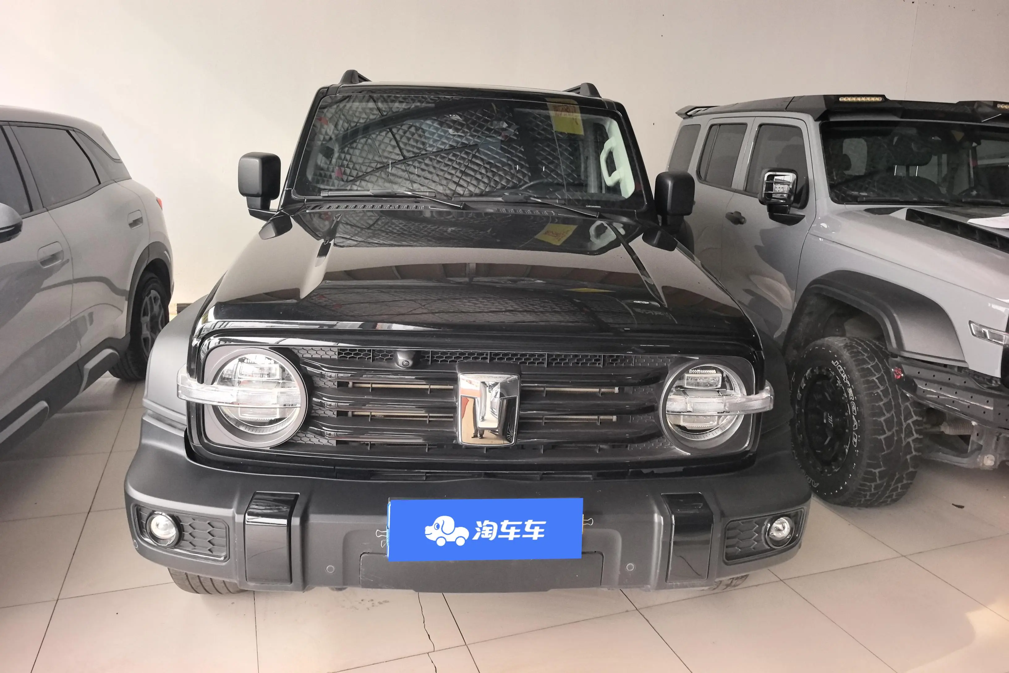 Tank 300  из Китая