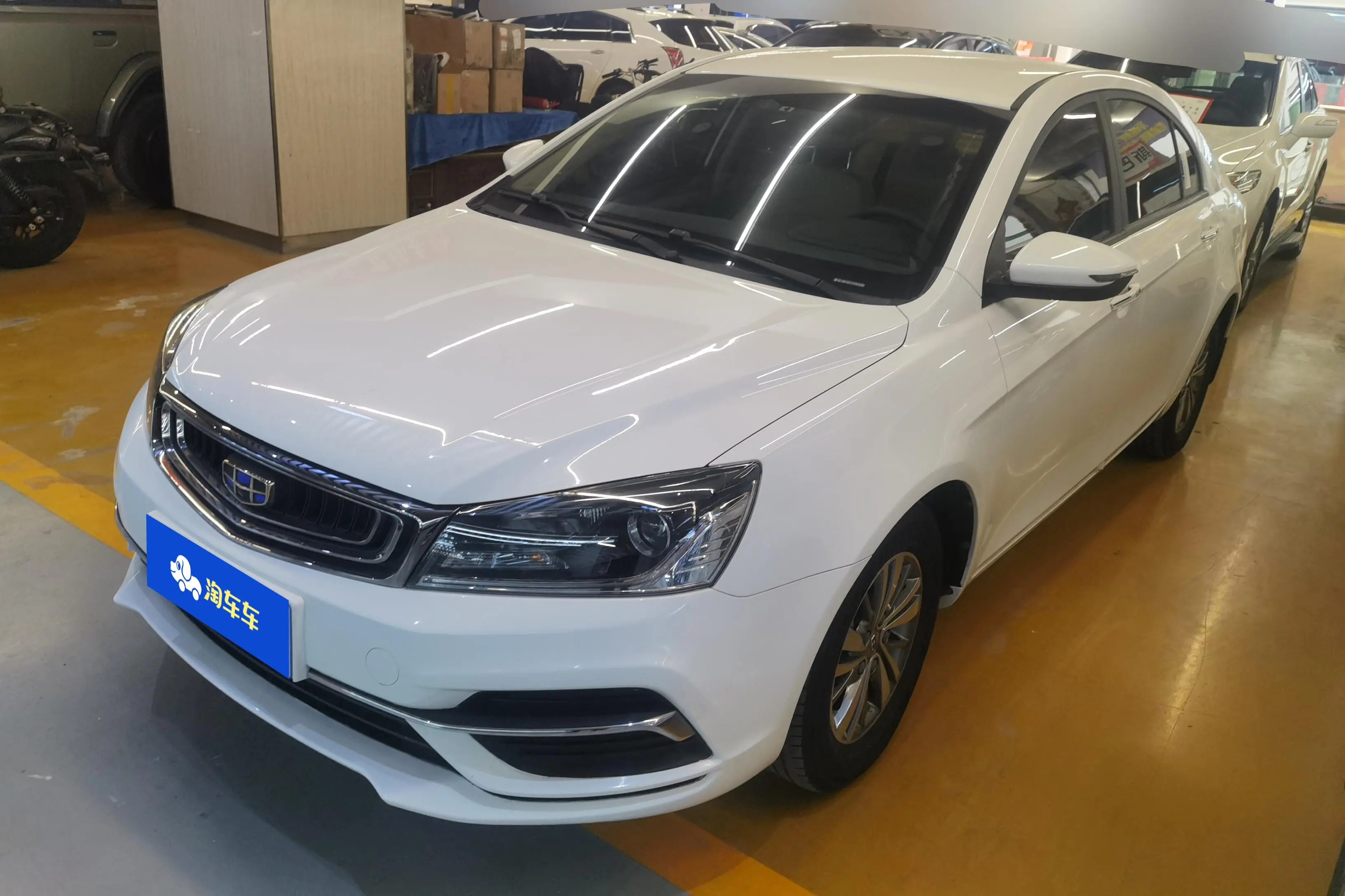 Geely Emgrand  из Китая