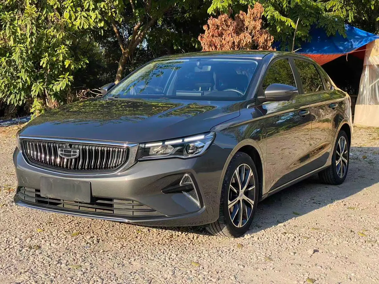 Geely Emgrand  из Китая