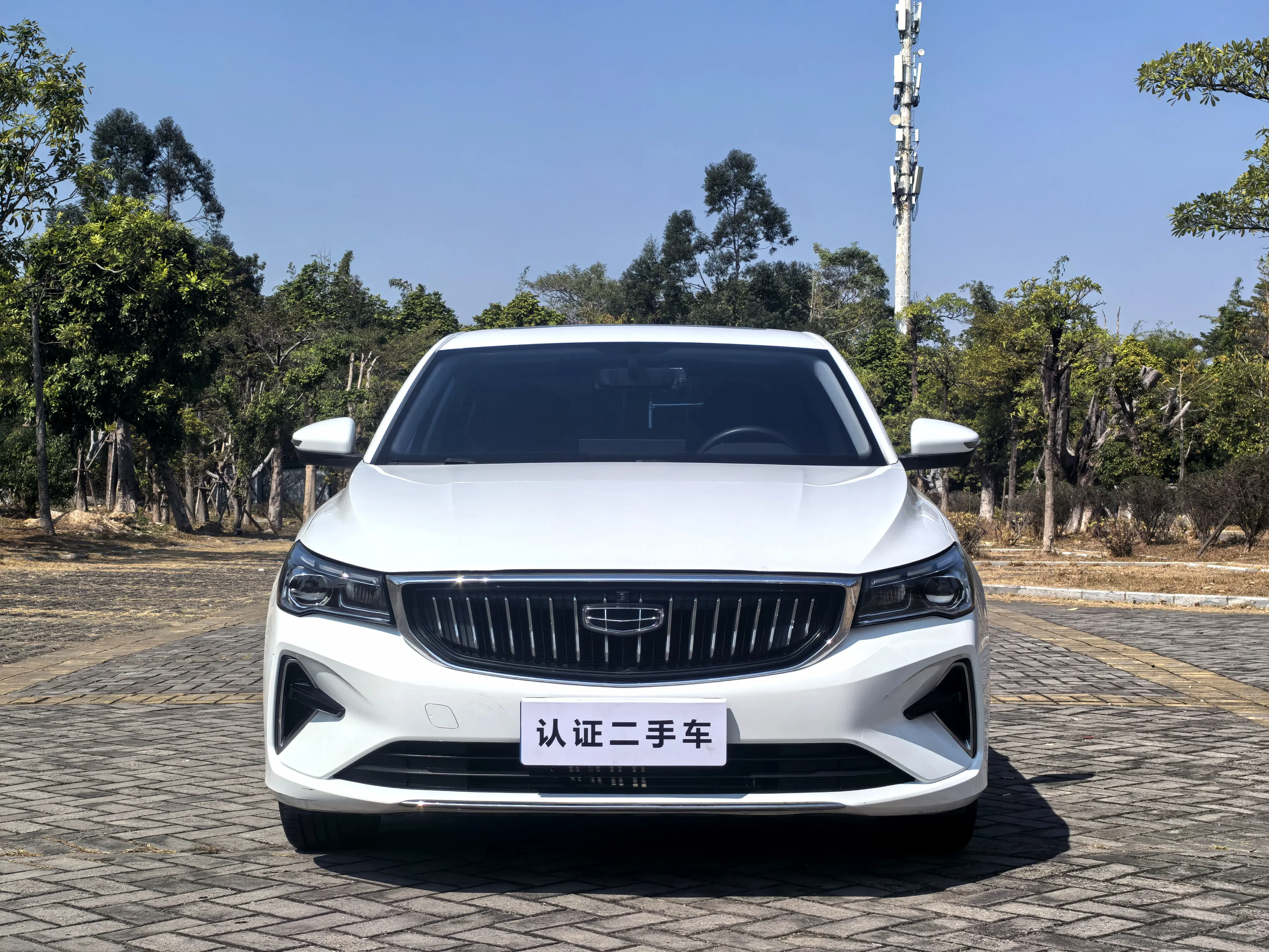 Geely Emgrand  из Китая