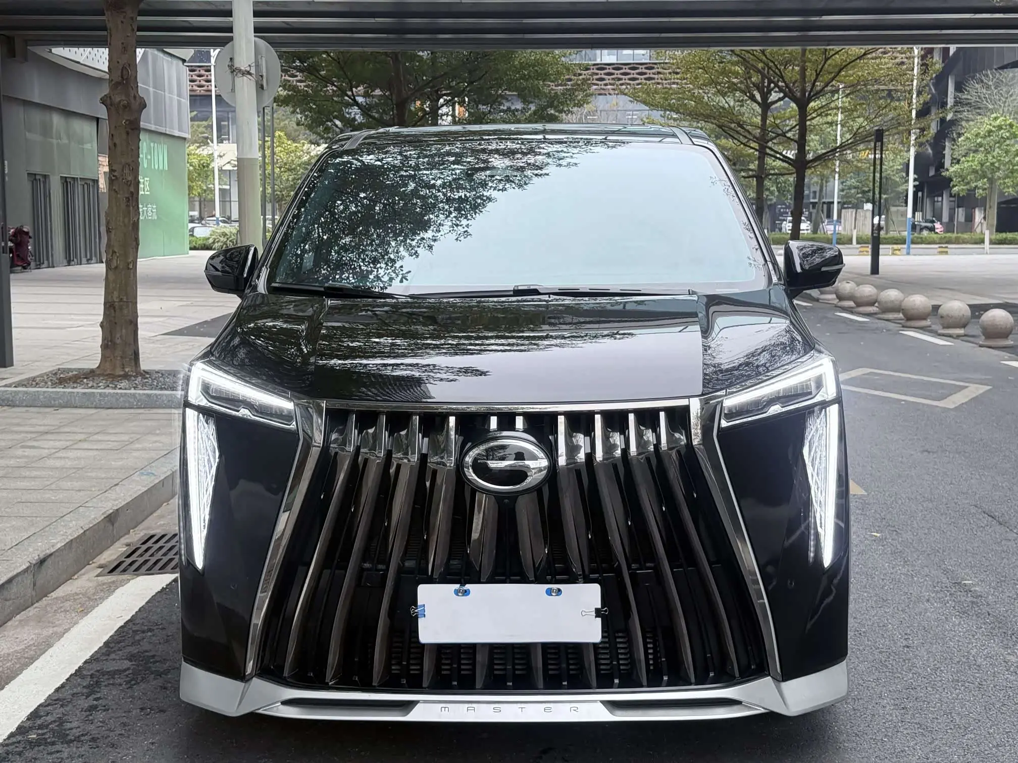 GAC Trumpchi M8  из Китая