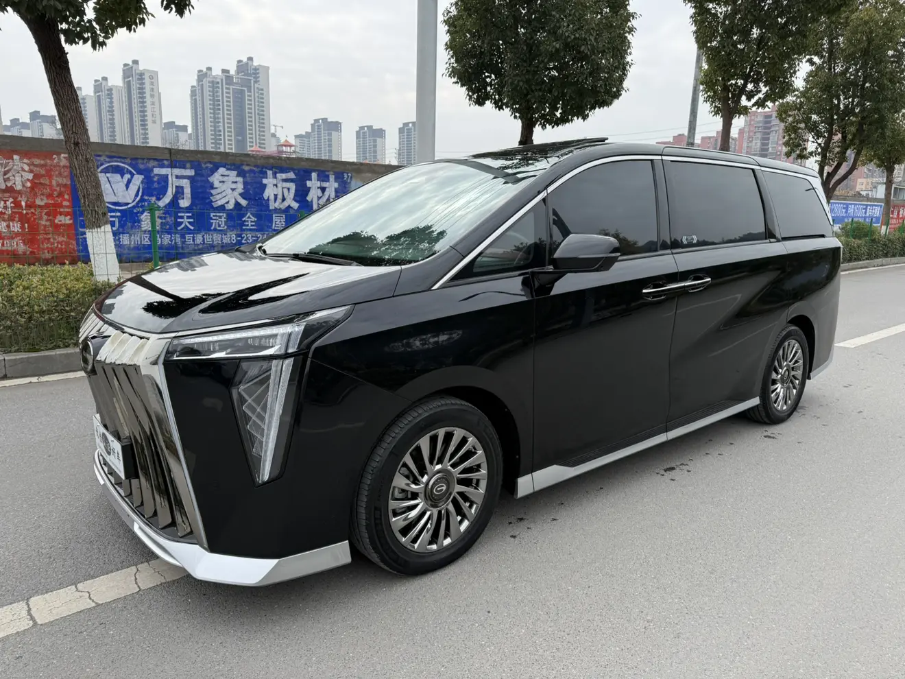 GAC Trumpchi M8  из Китая