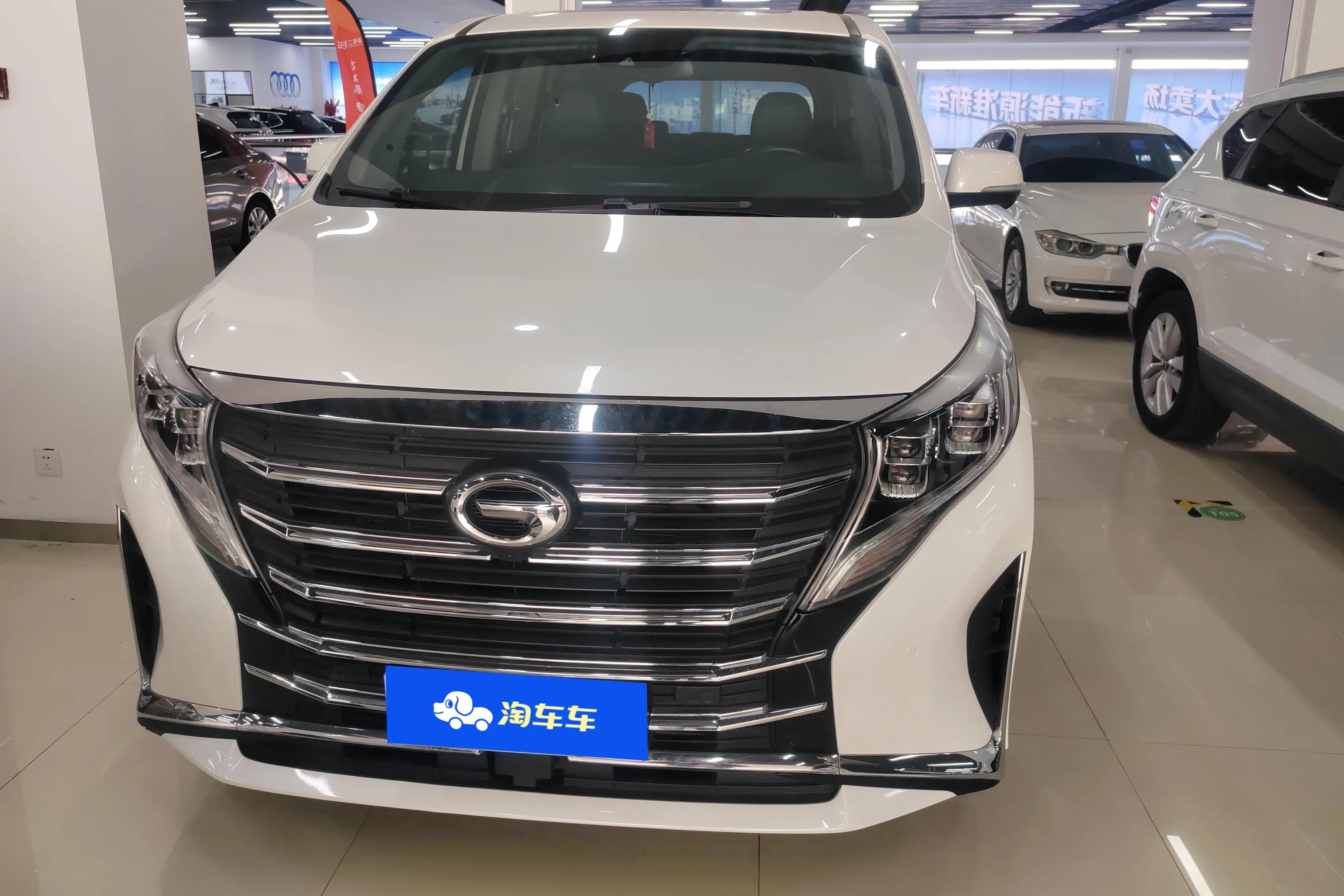 GAC Trumpchi M8  из Китая