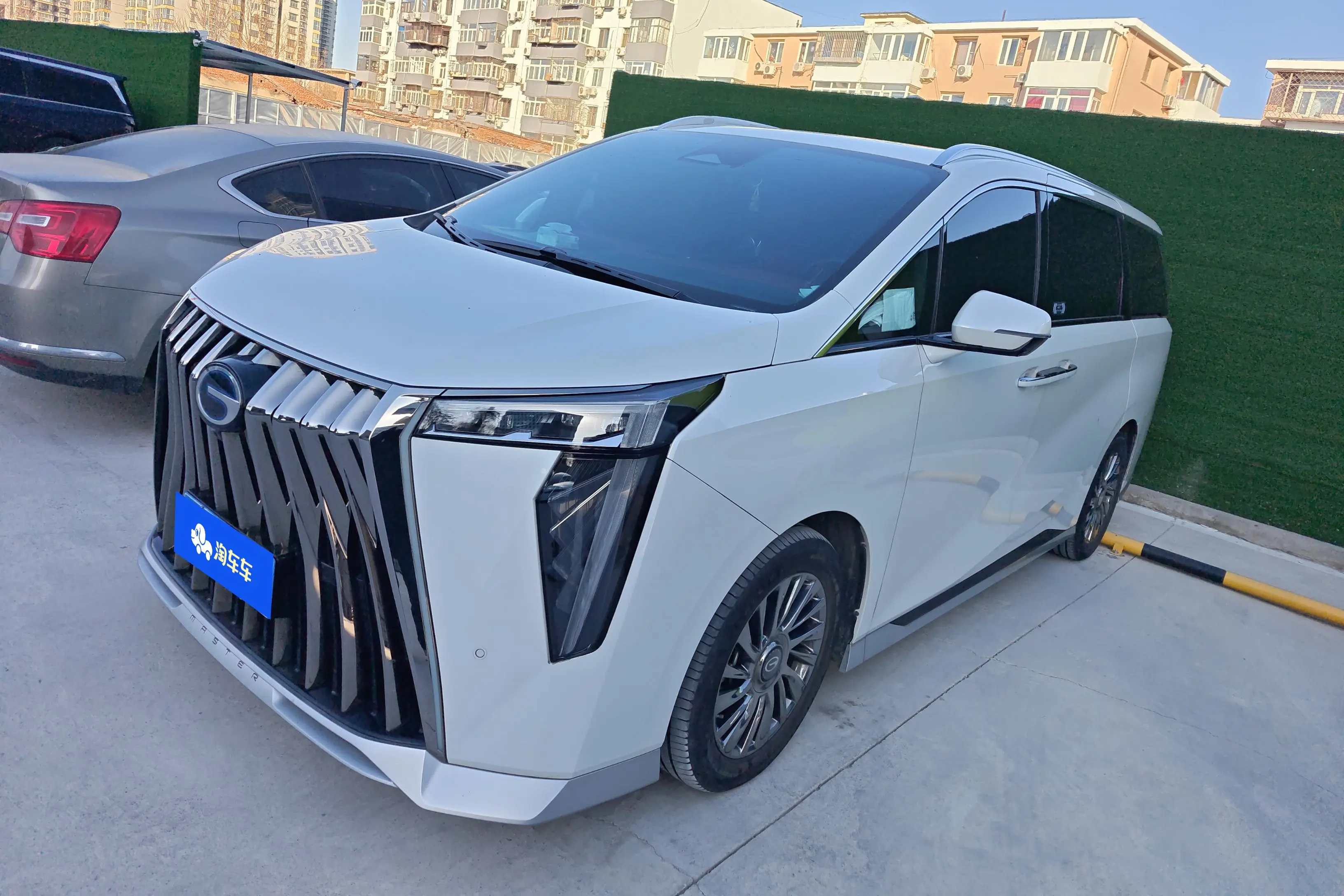 GAC Trumpchi M8  из Китая