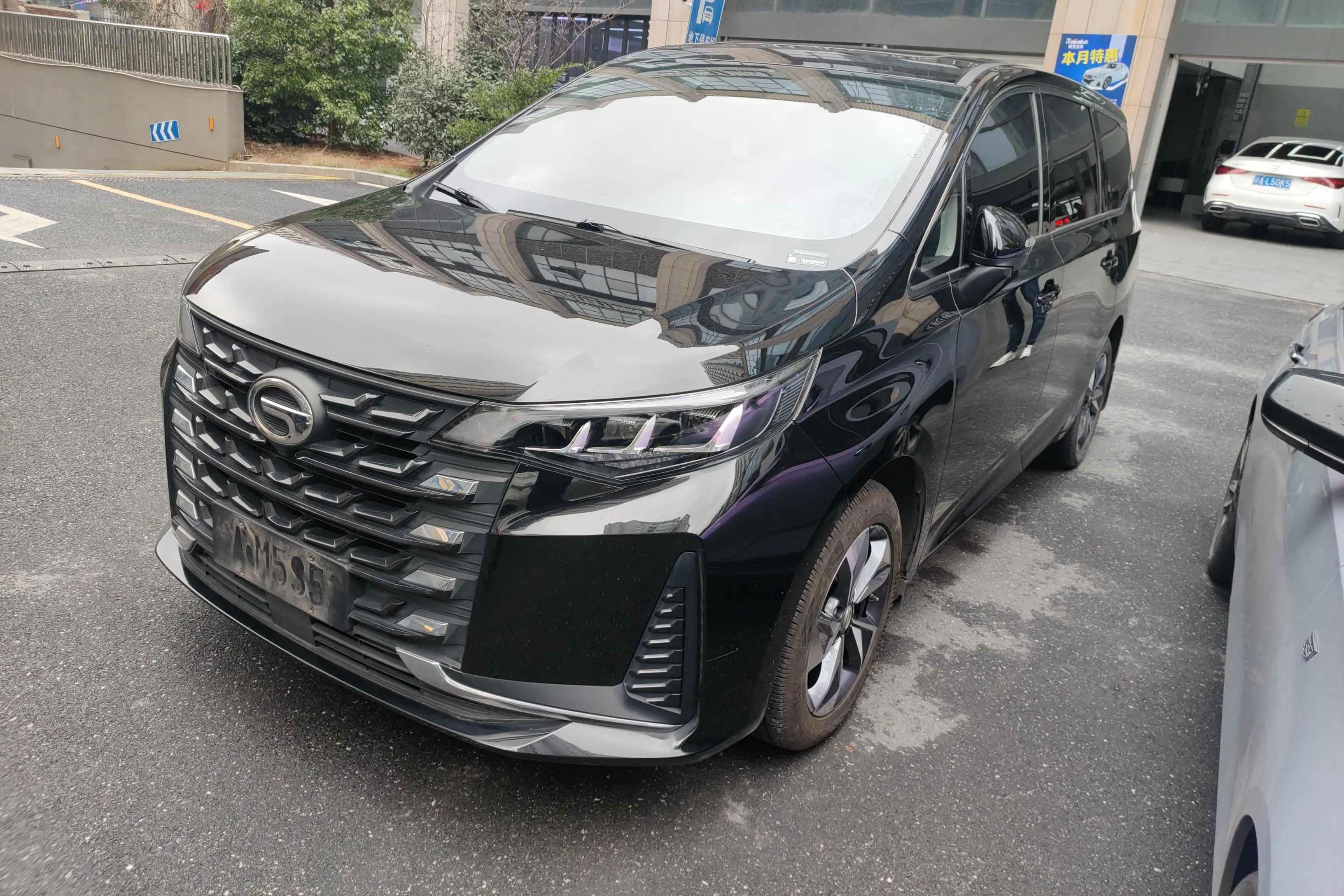 GAC Trumpchi M6  из Китая