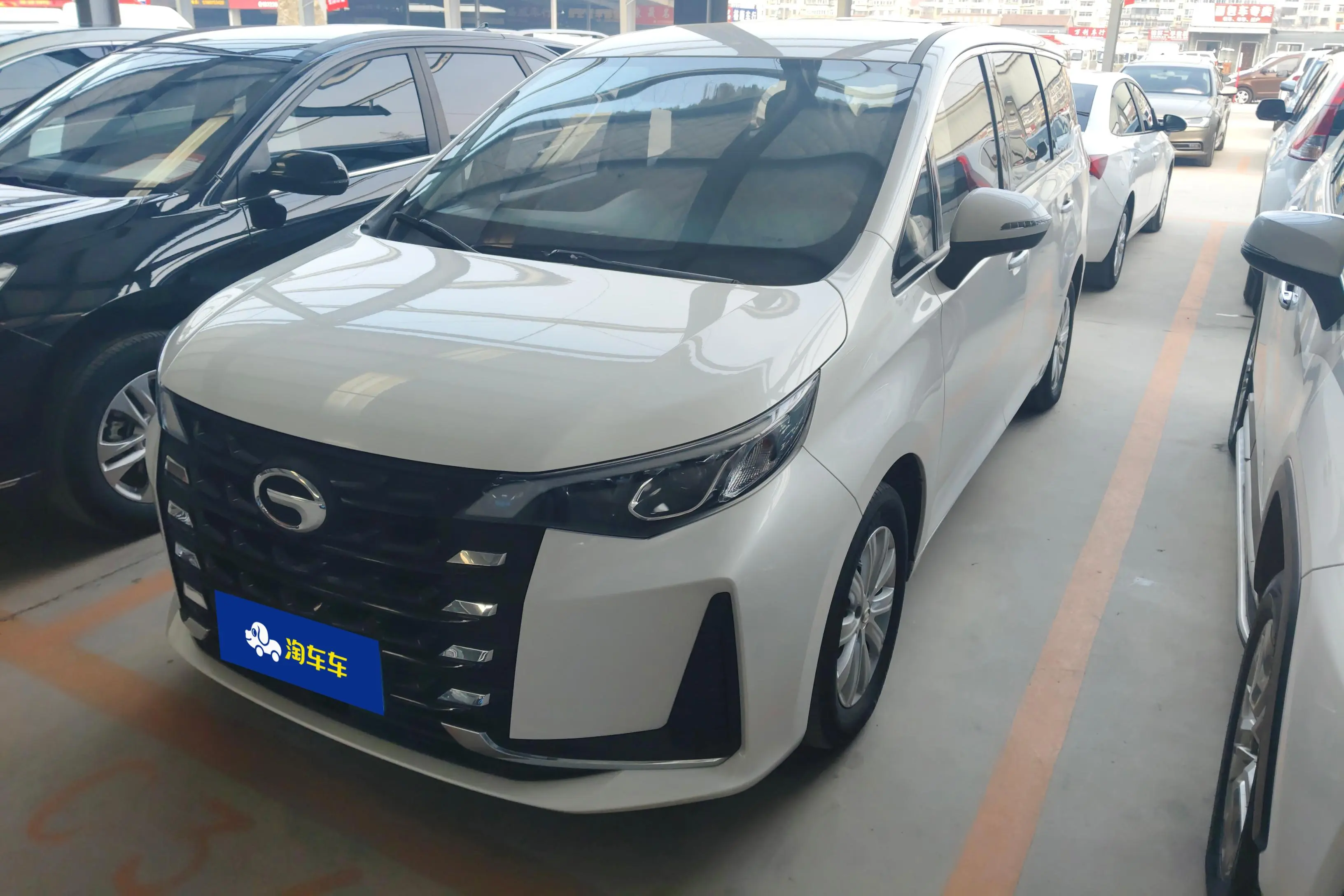 GAC Trumpchi M6  из Китая