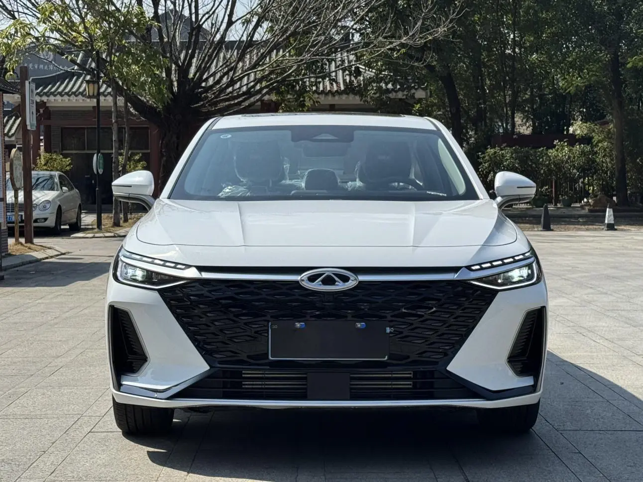 Chery Arrizo 8  из Китая