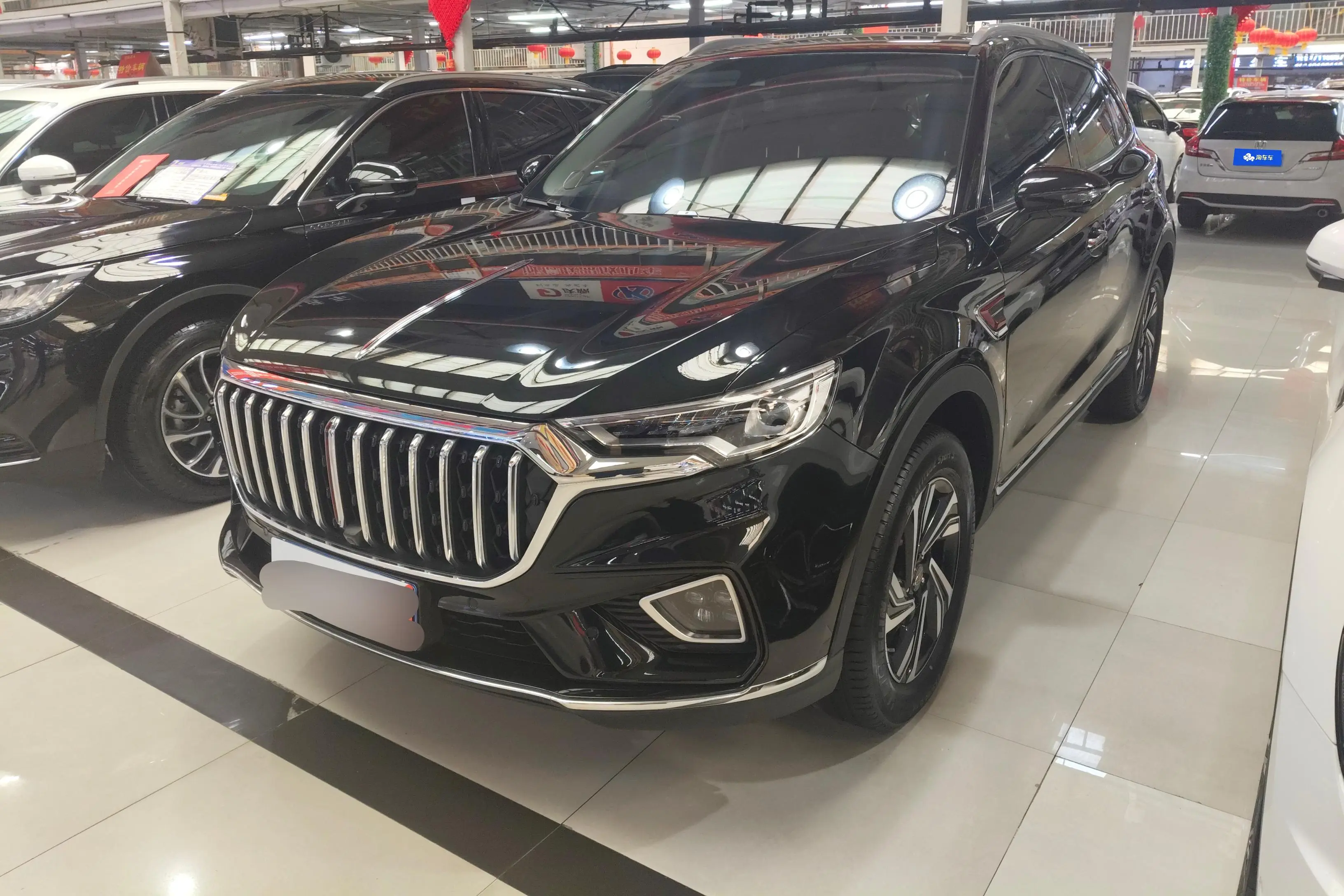 Hongqi HS5  из Китая