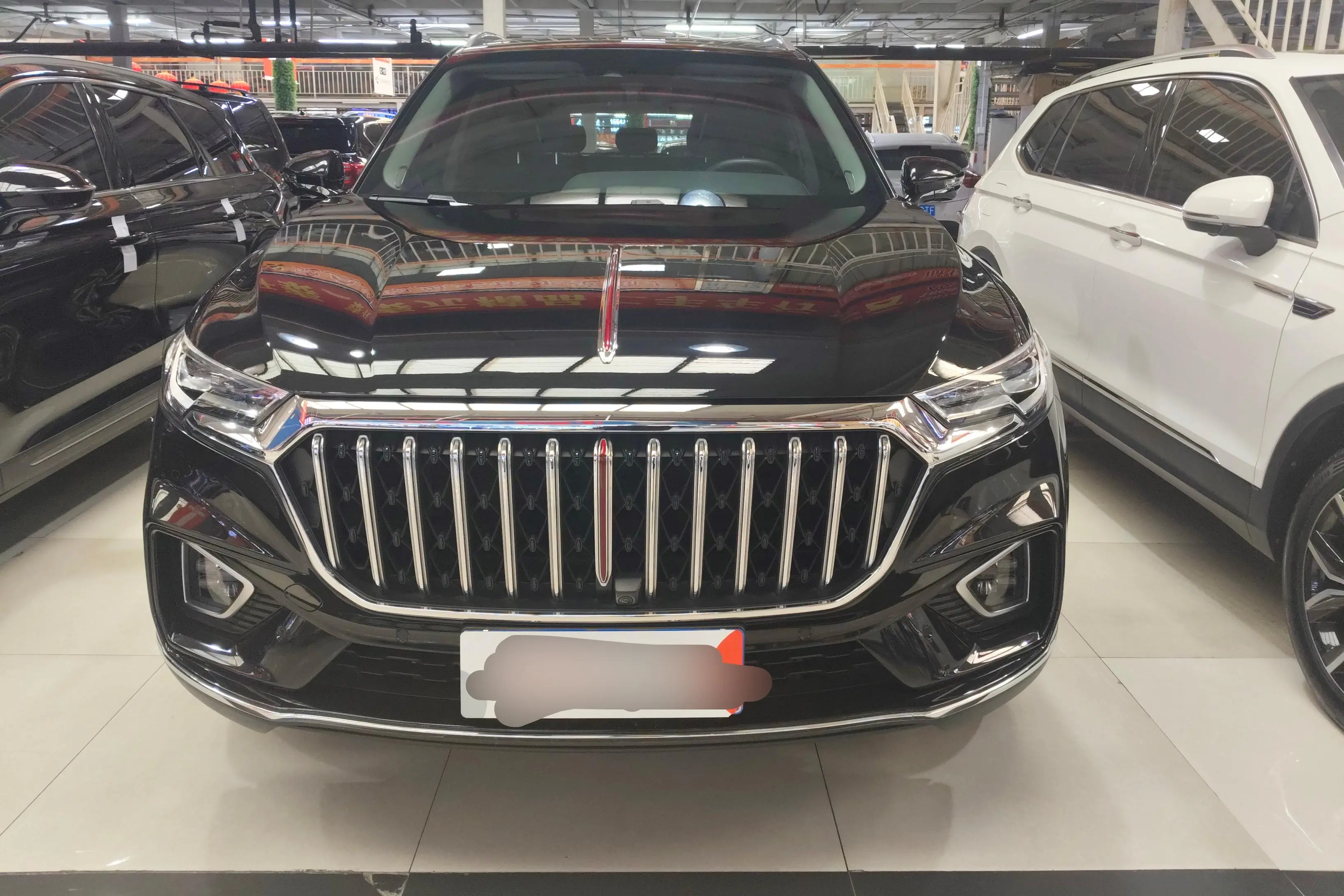 Hongqi HS5  из Китая