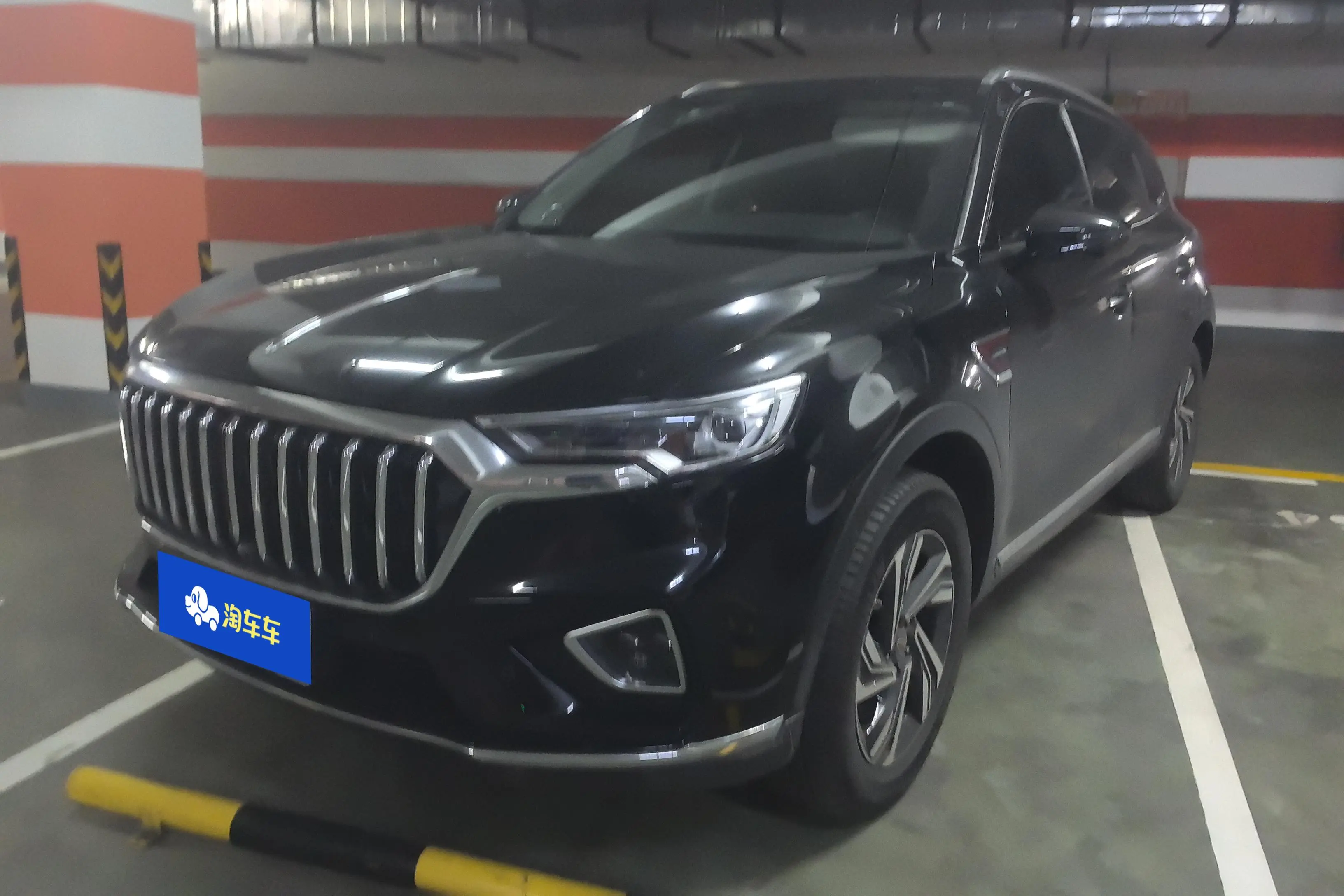 Hongqi HS5  из Китая