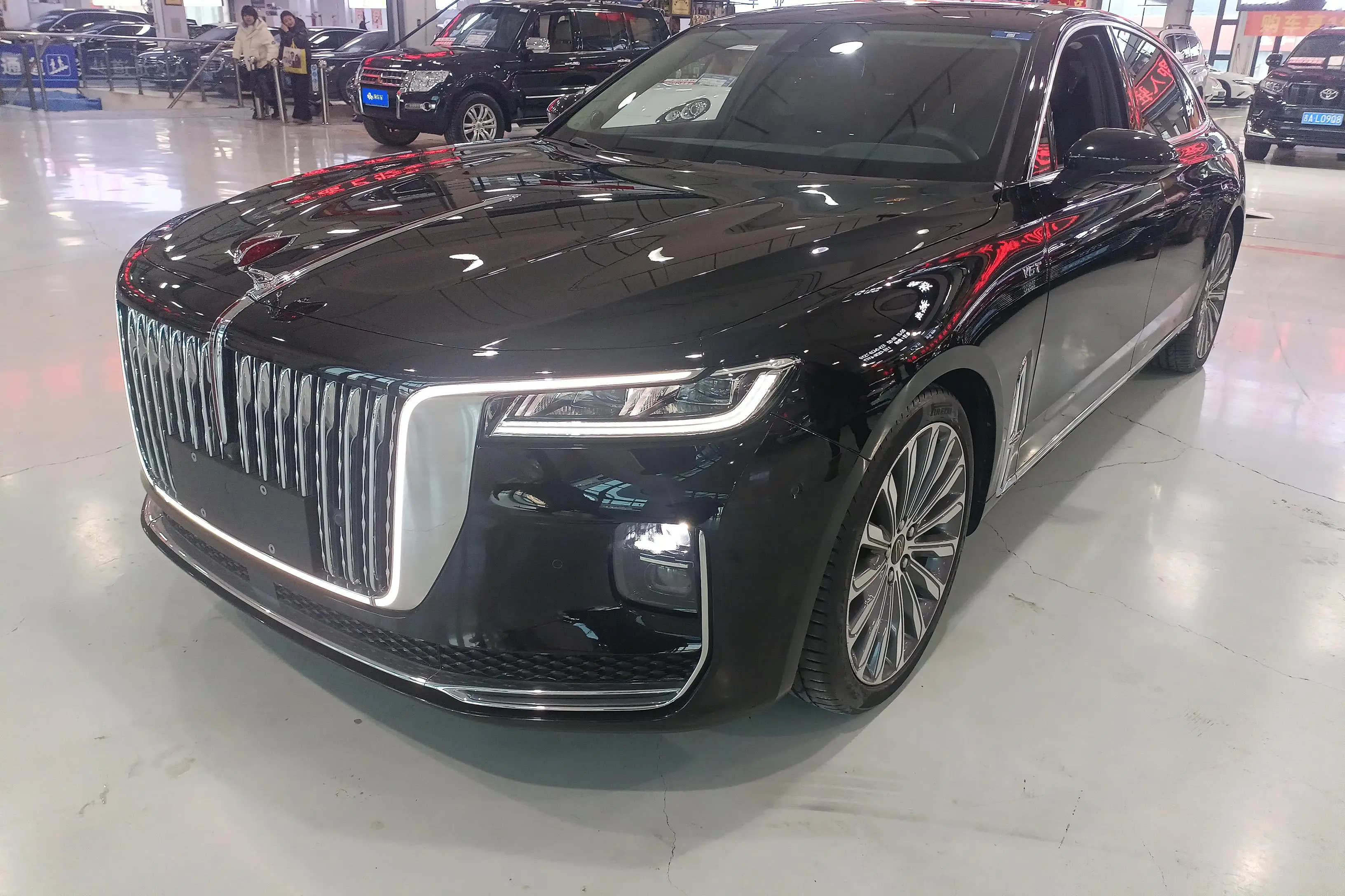 Hongqi H9  из Китая