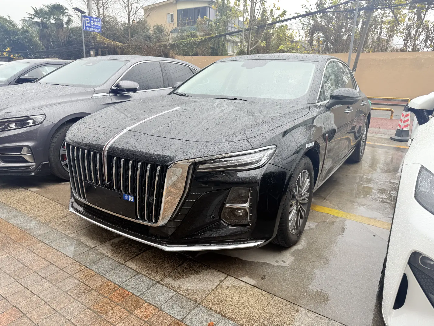 Hongqi H5  из Китая