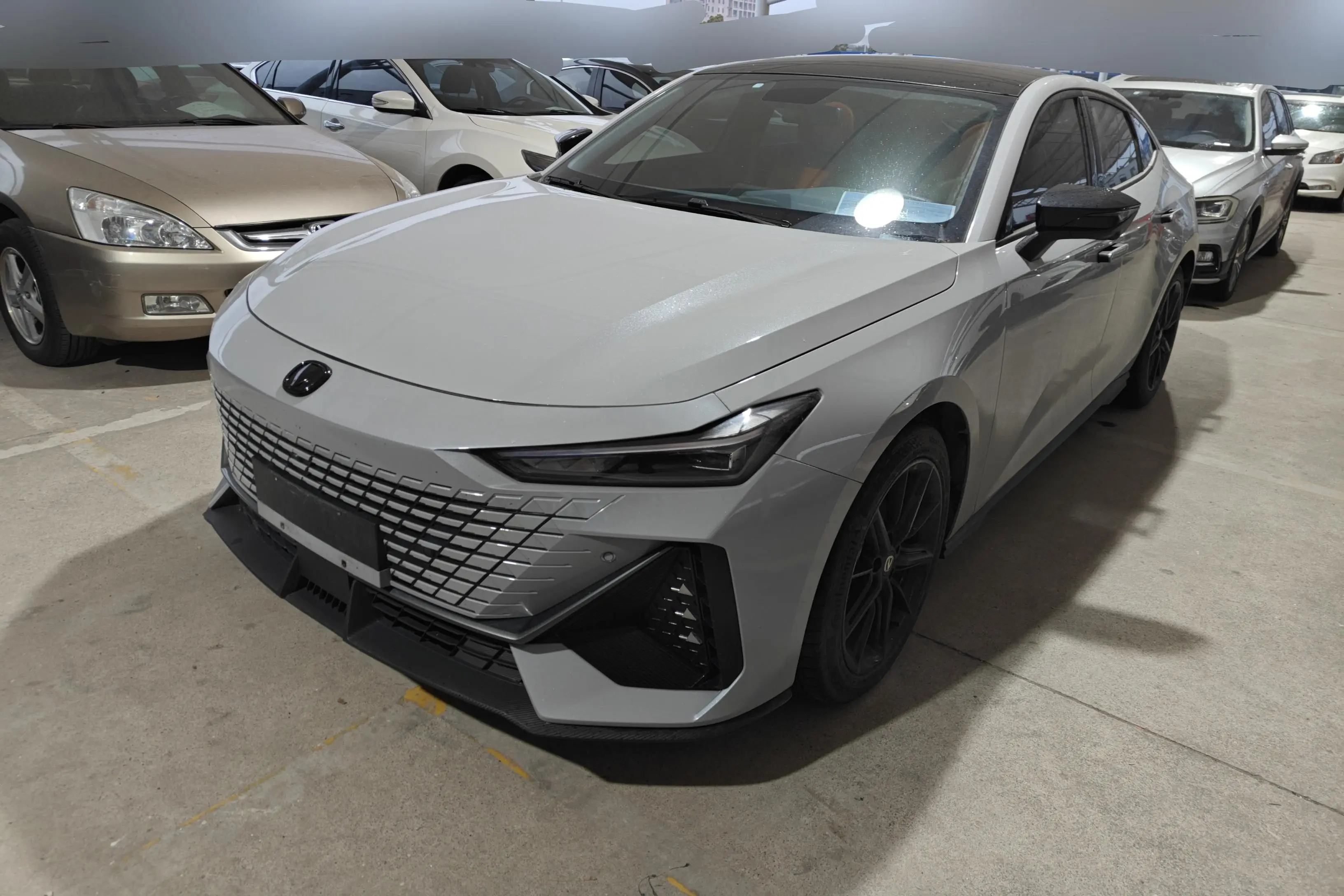 Changan UNI-V  из Китая