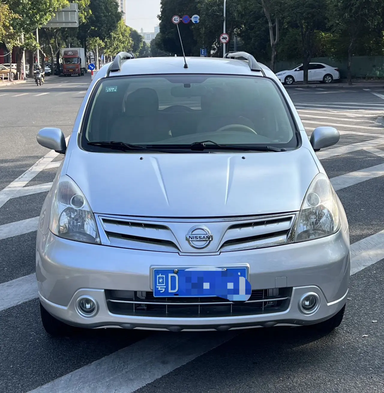 Nissan Li Wei  из Китая