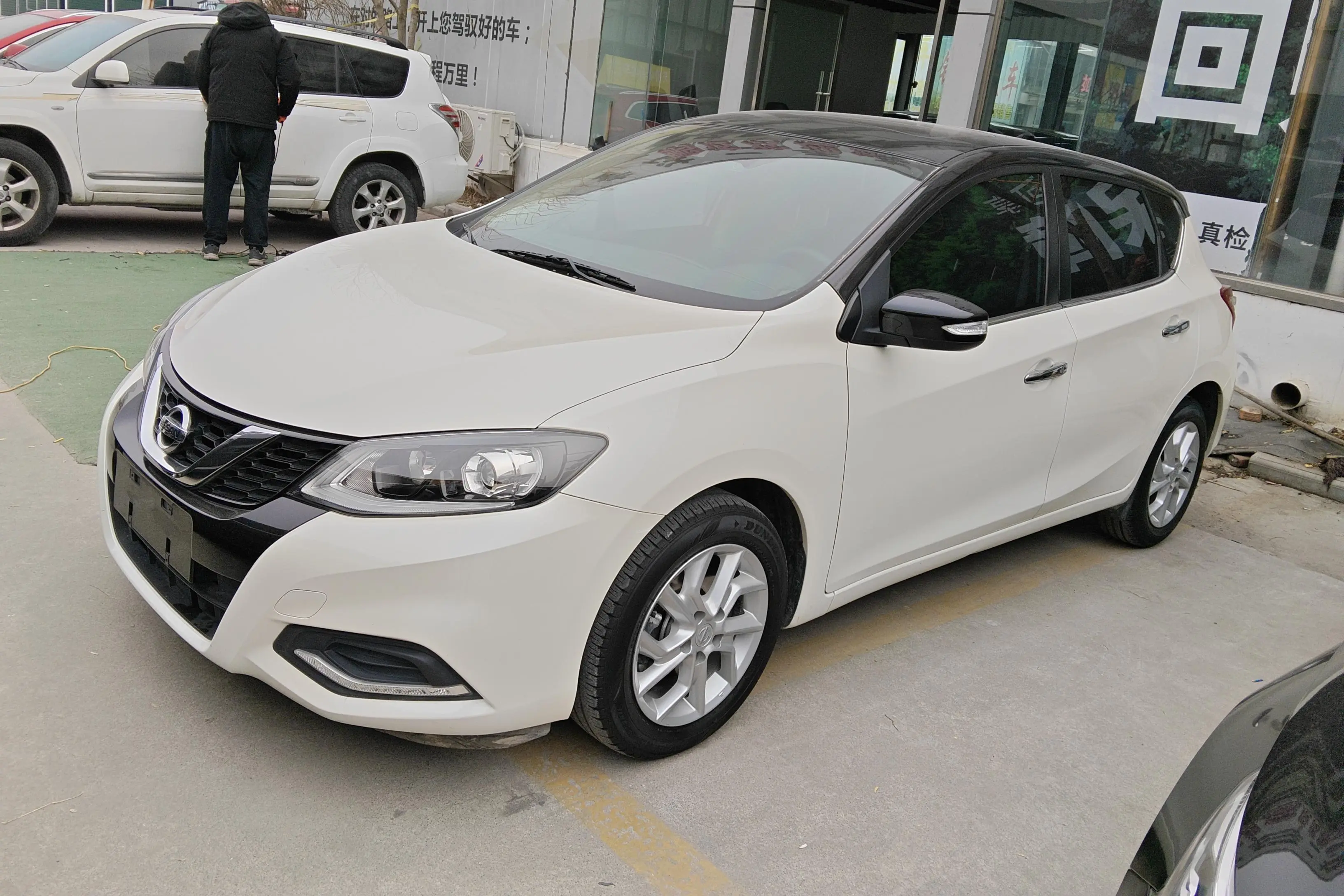 Nissan Tiida  из Китая