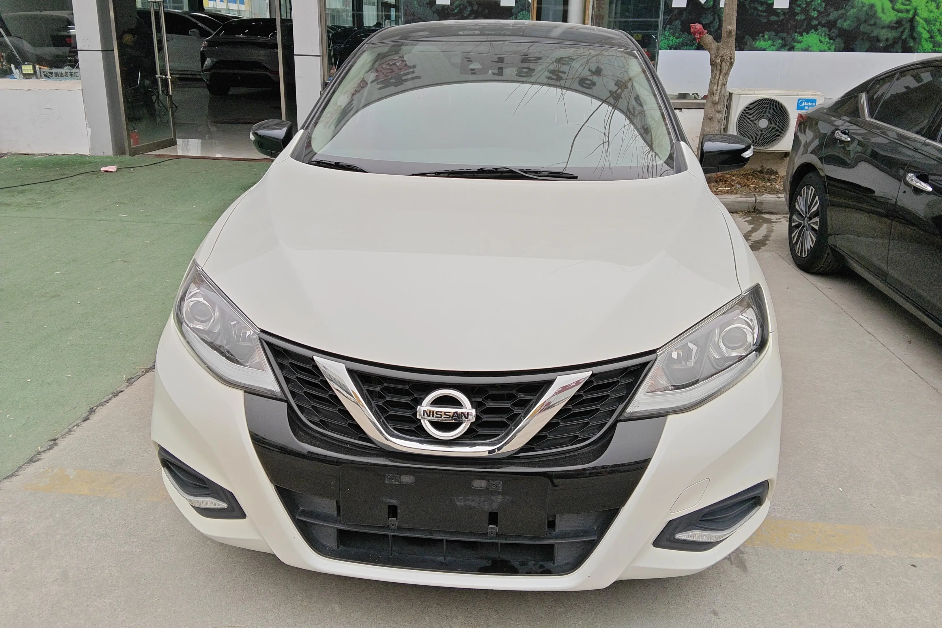 Nissan Tiida  из Китая