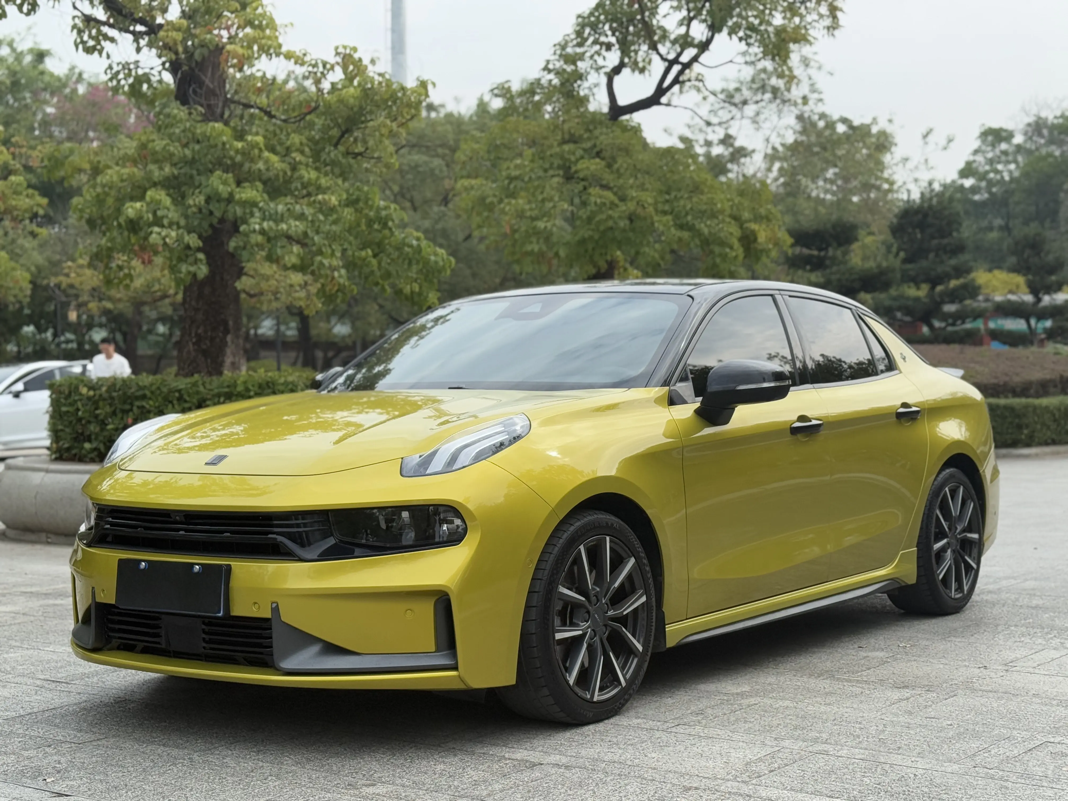 Lynk & Co 03