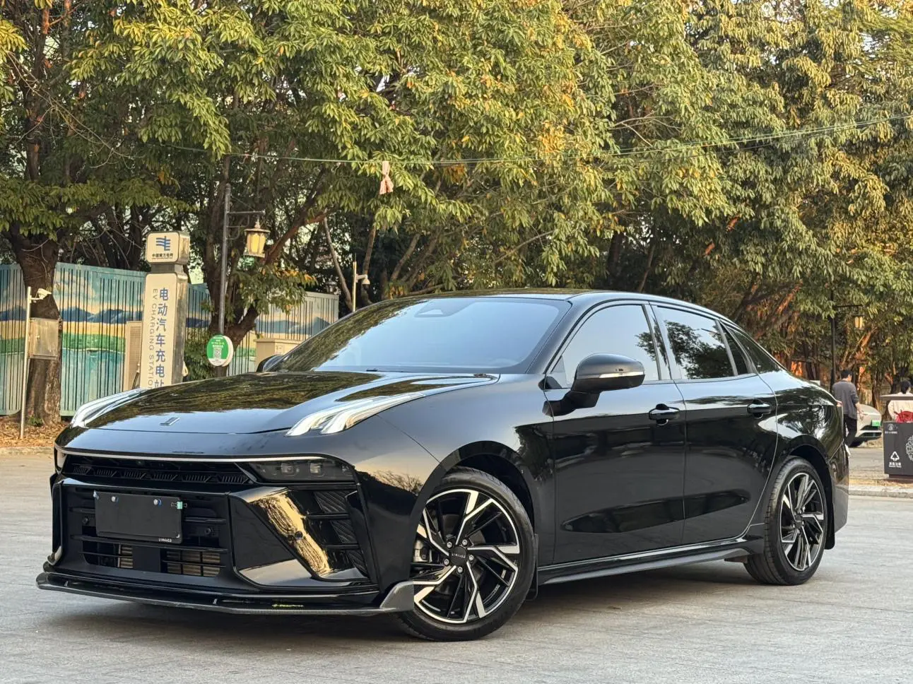 Lynk & Co 03