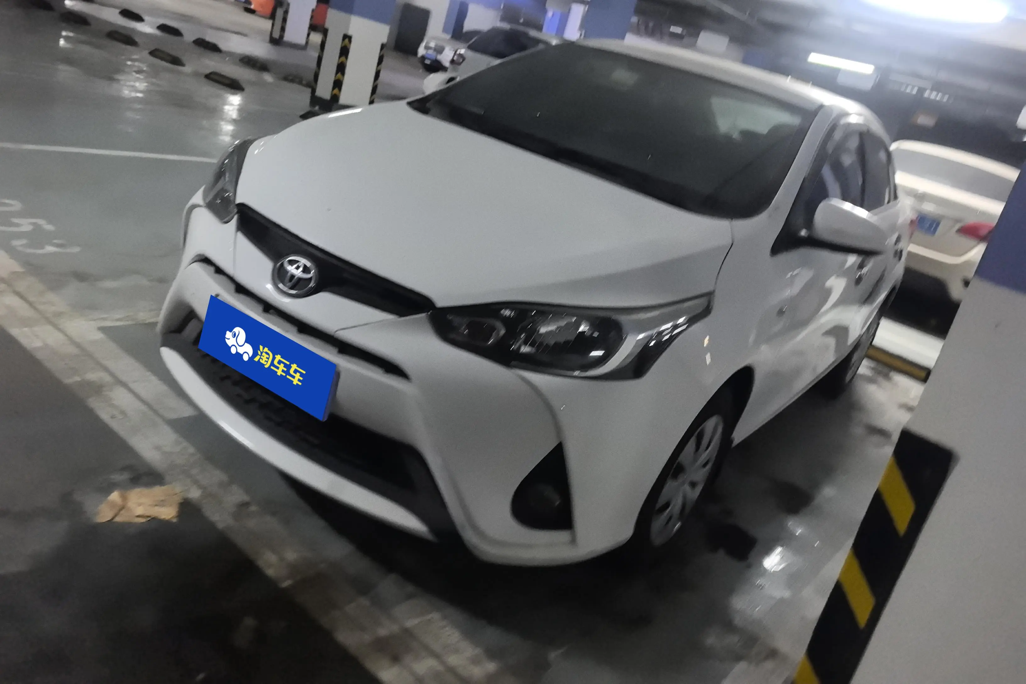 Toyota YARiS L Enjoy  из Китая