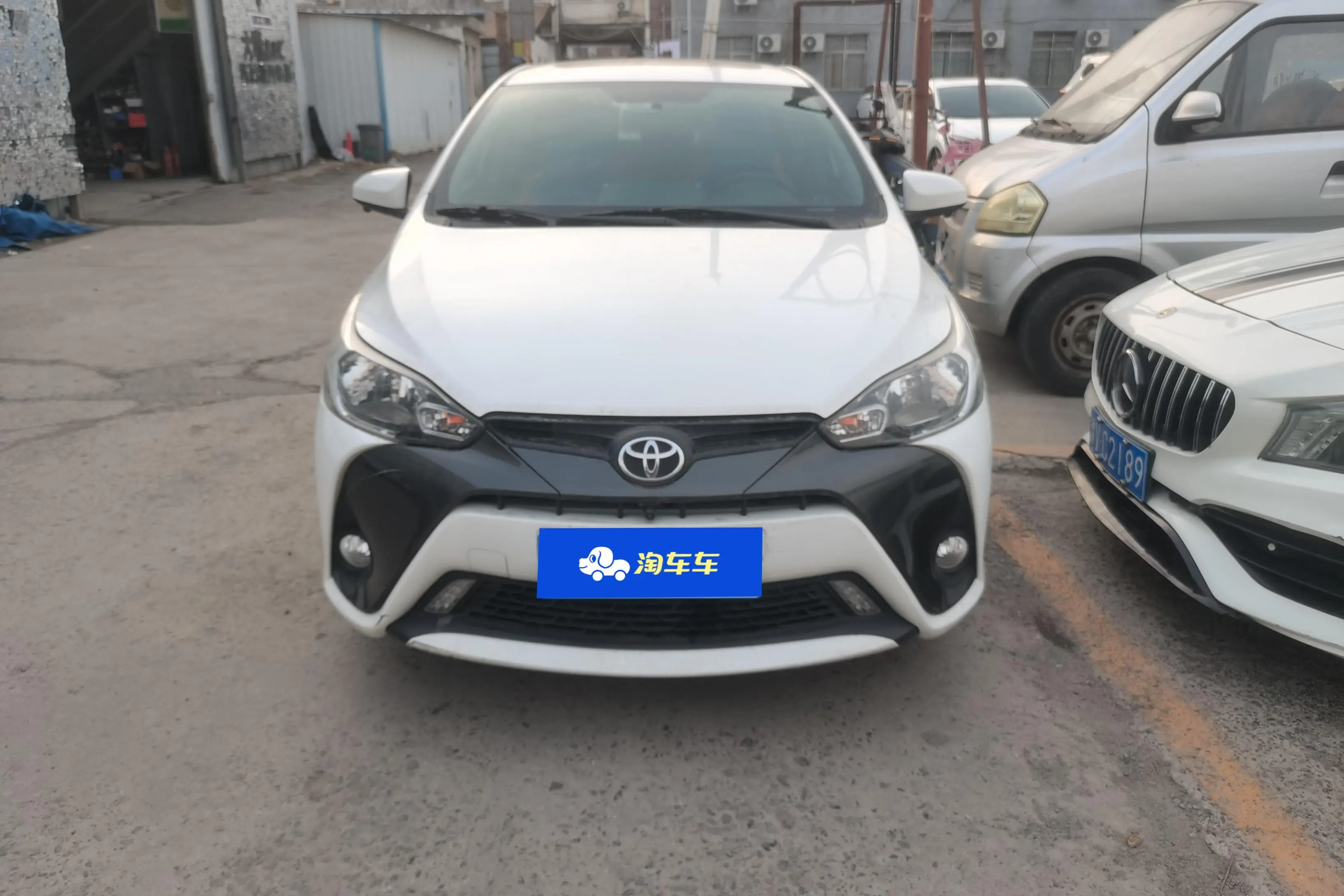 Toyota Yaris L  из Китая
