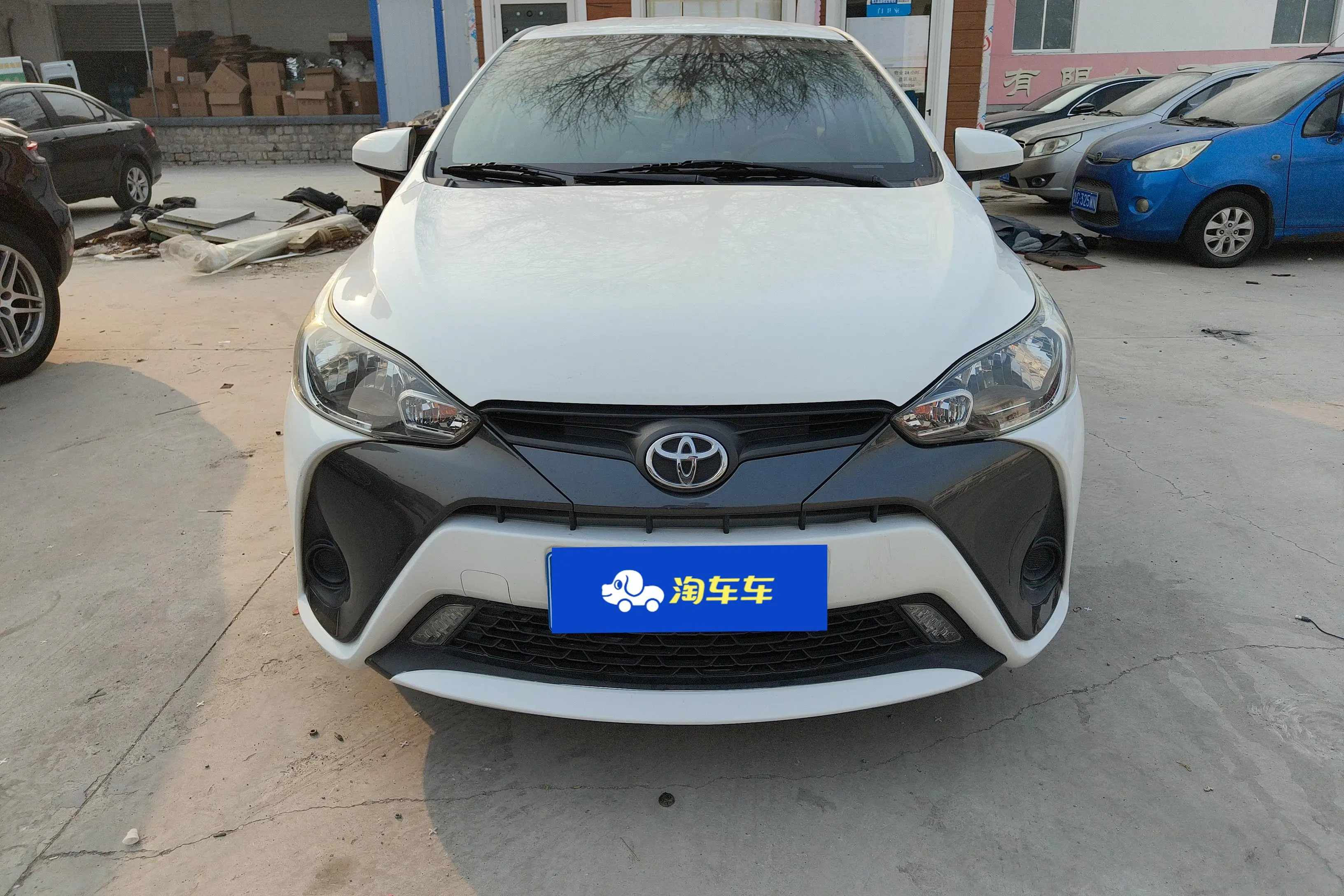 Toyota Yaris L  из Китая