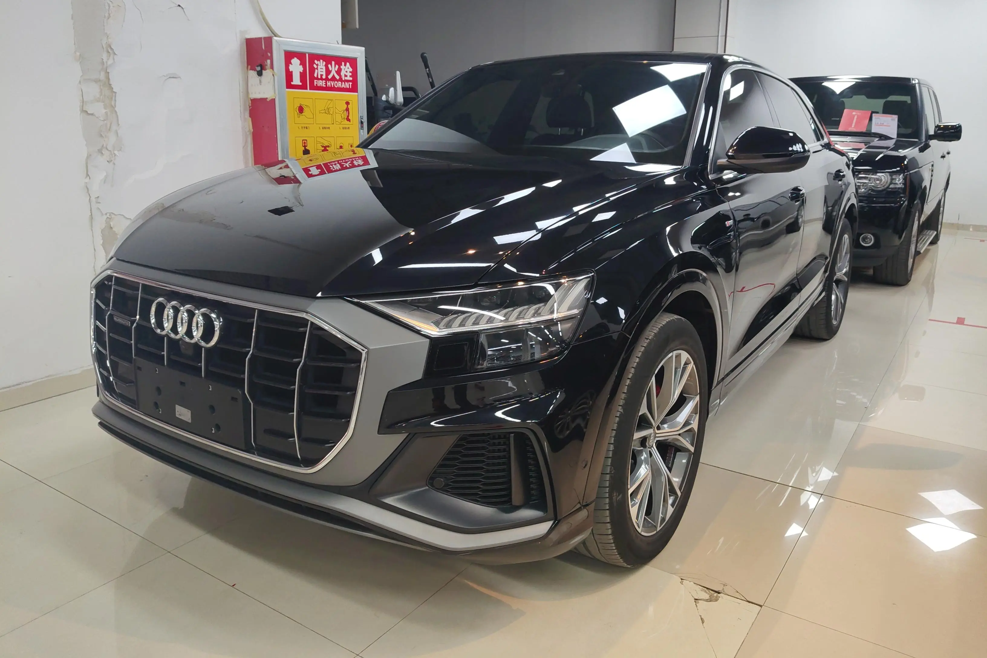 Audi Q8  из Китая