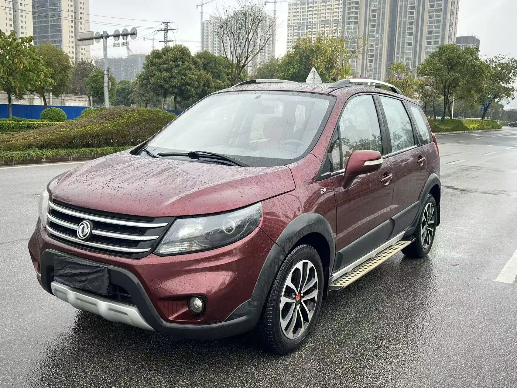 Forthing Jingyi X5  из Китая