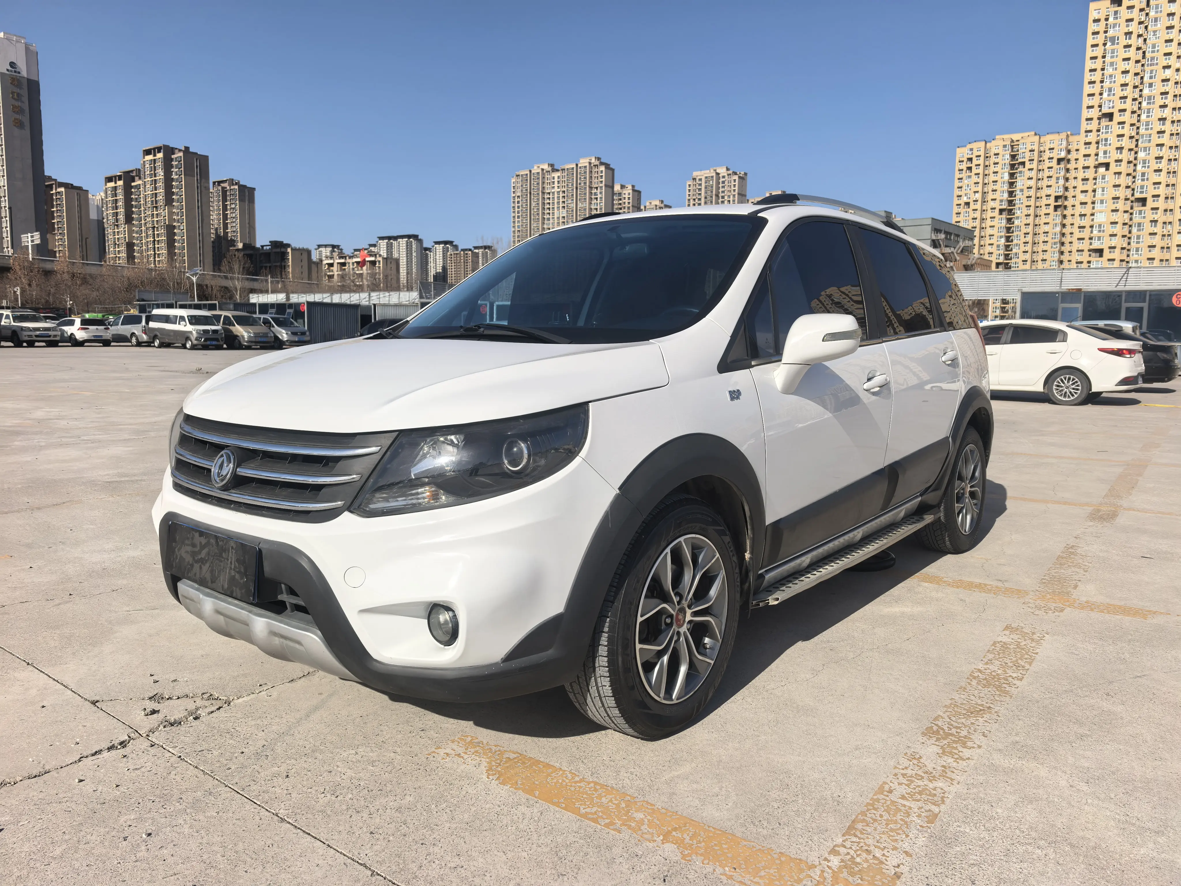 Forthing Jingyi X5  из Китая