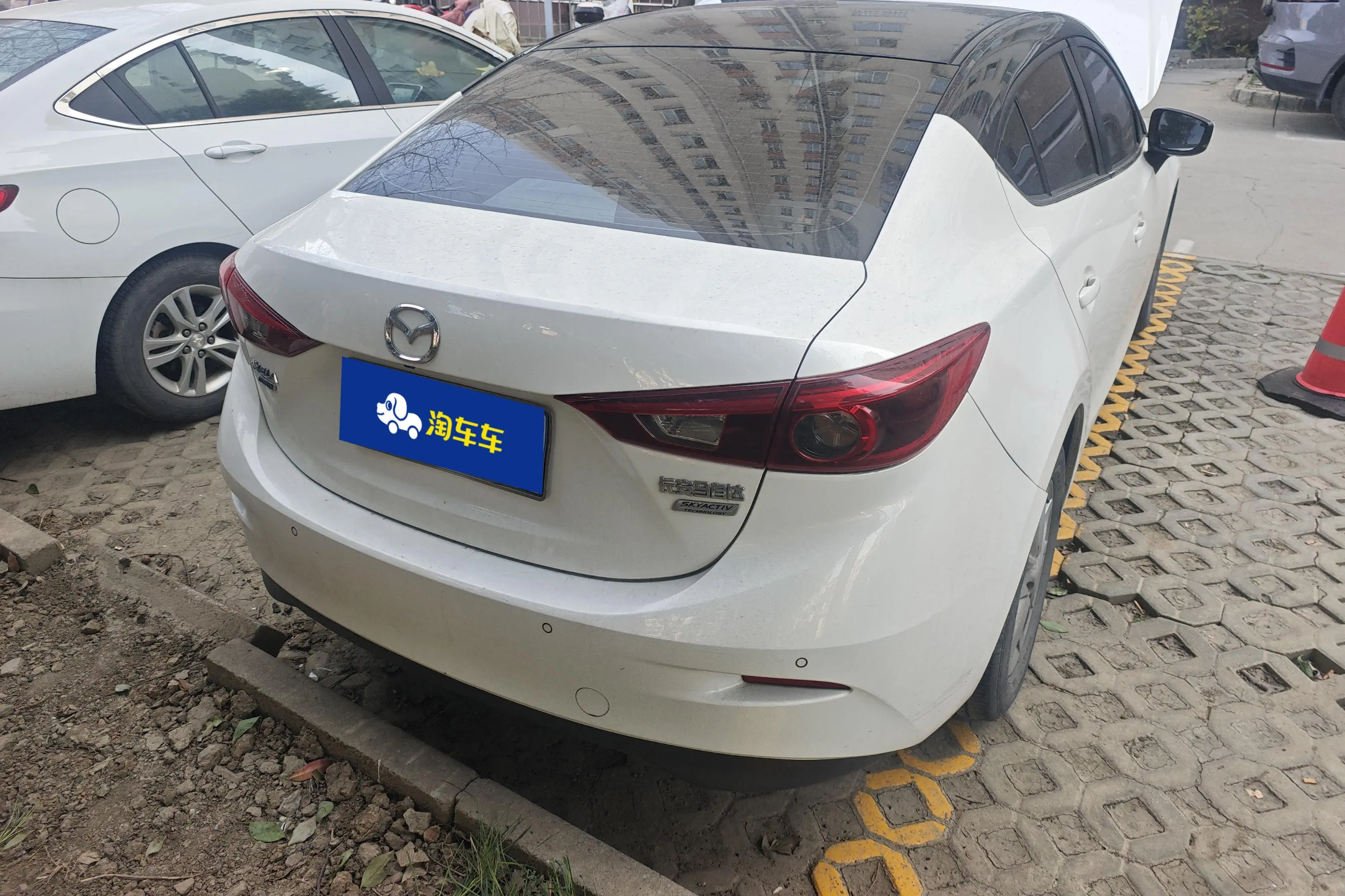 Mazda Axela (Mazda3)  из Китая