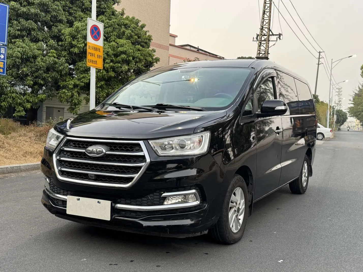 JAC Ruifeng M4  из Китая