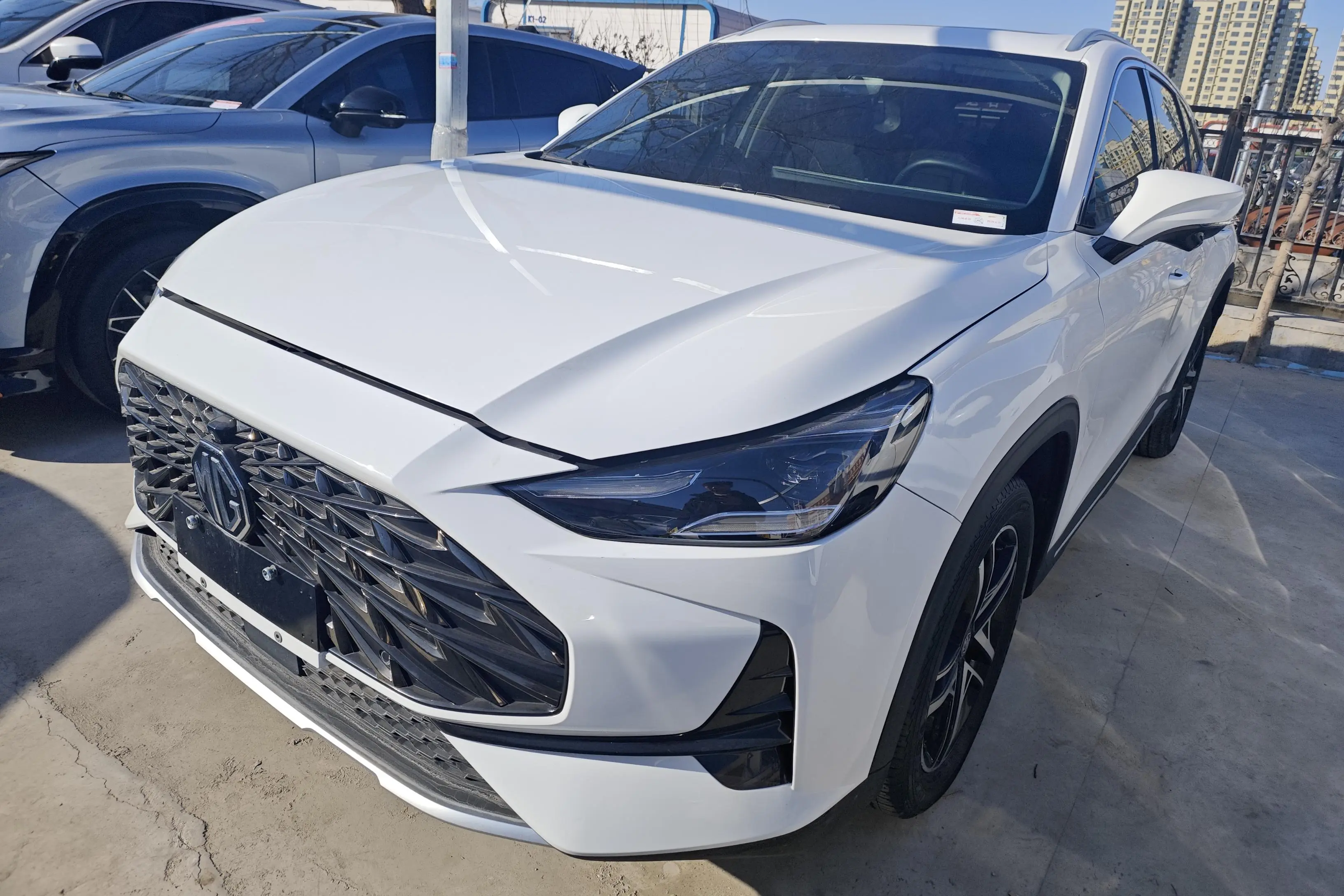 MG ONE  из Китая