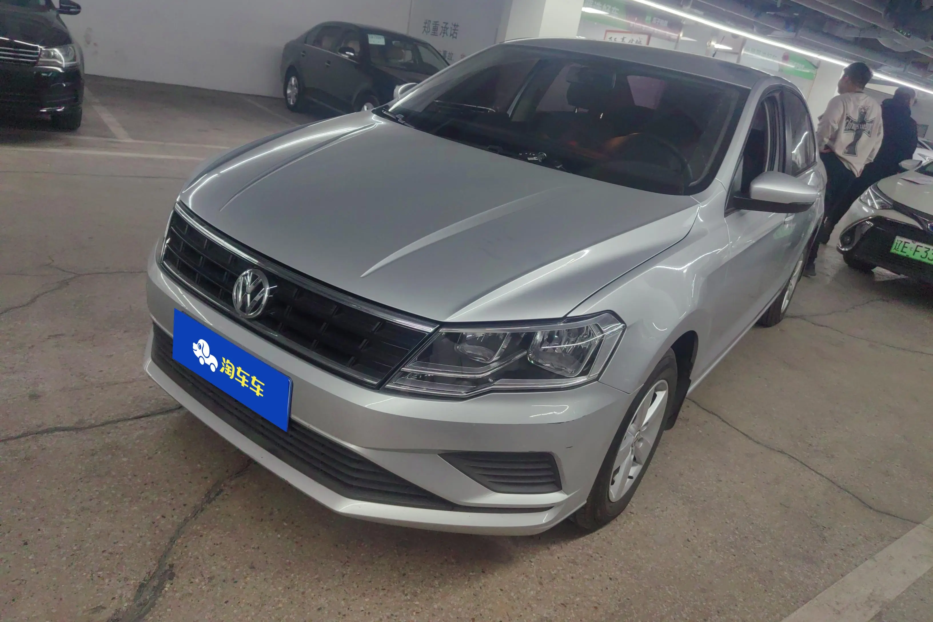 Volkswagen Jetta  из Китая
