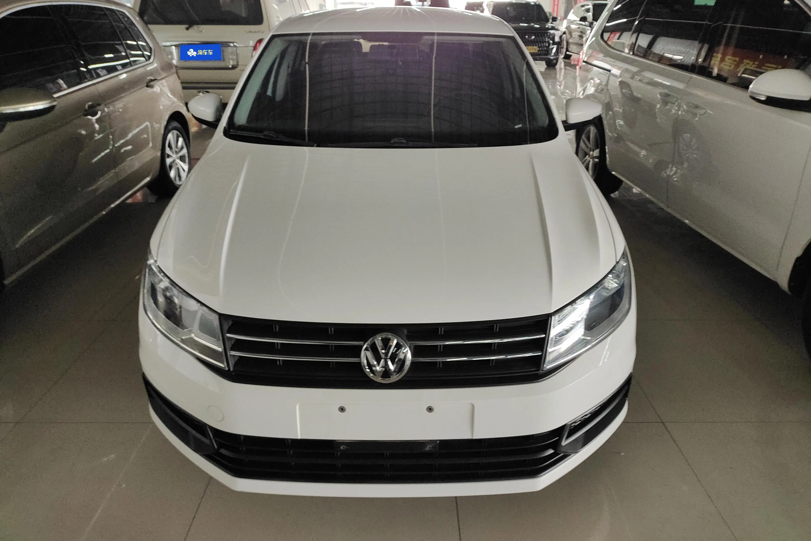 Volkswagen Santana  из Китая