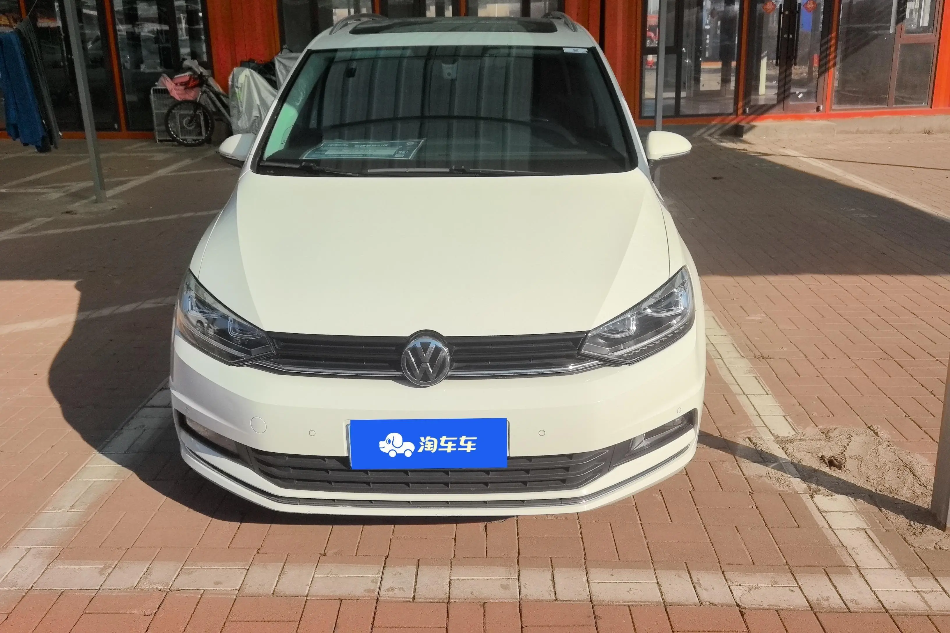 Volkswagen Touran L  из Китая