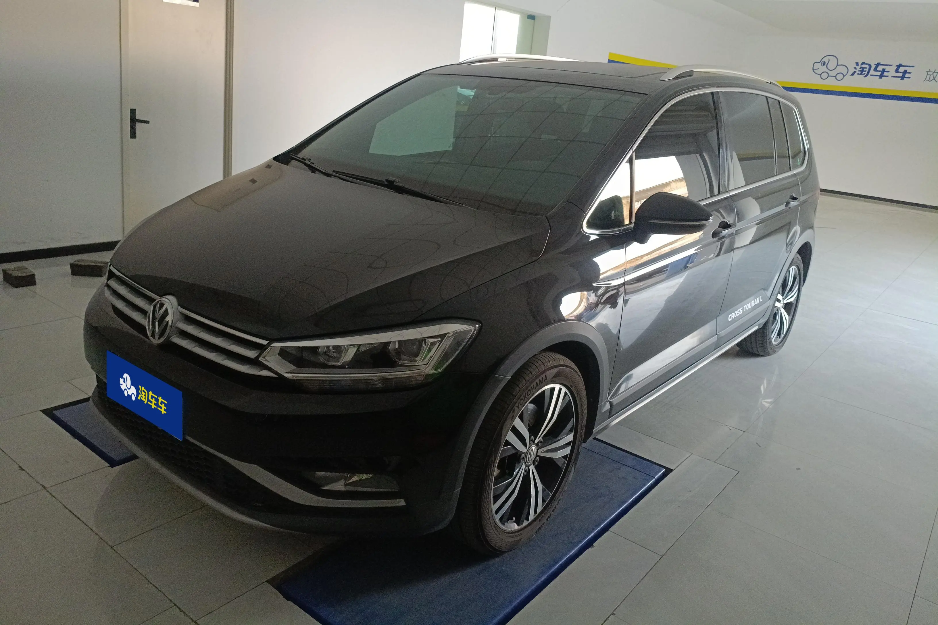 Volkswagen Touran L  из Китая