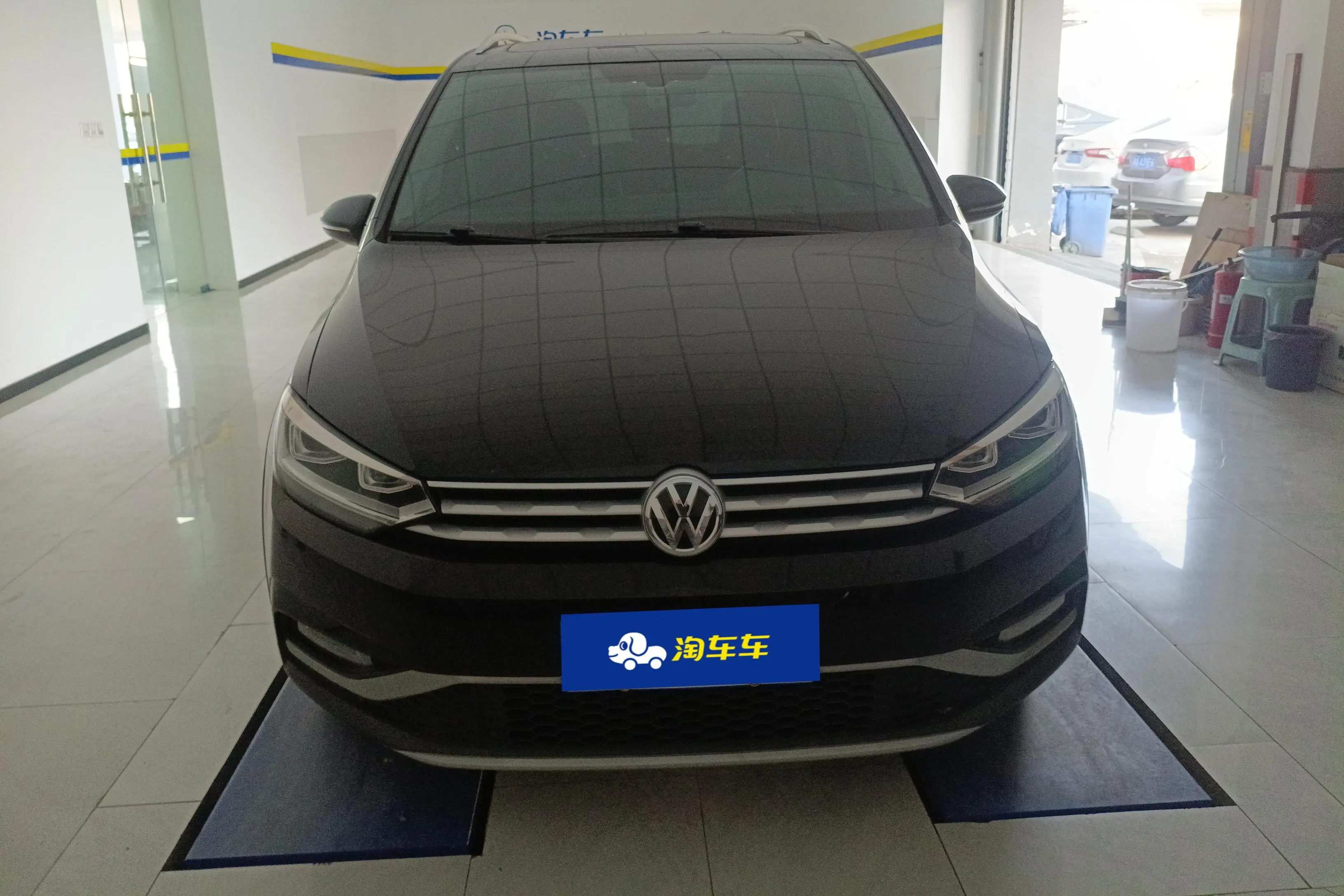 Volkswagen Touran L  из Китая