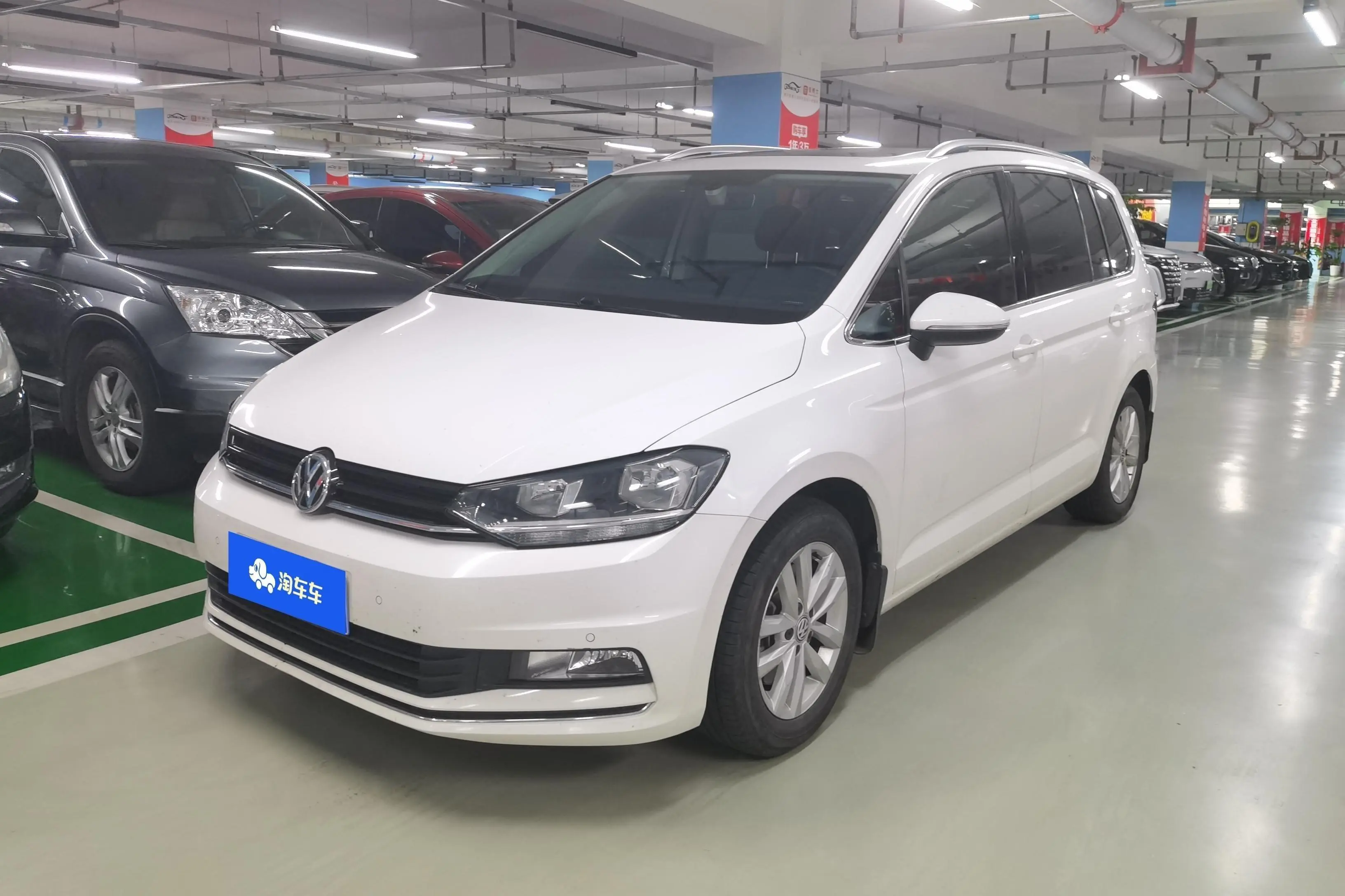Volkswagen Touran L  из Китая
