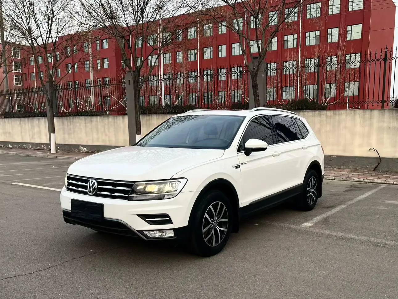 Volkswagen Tiguan L  из Китая