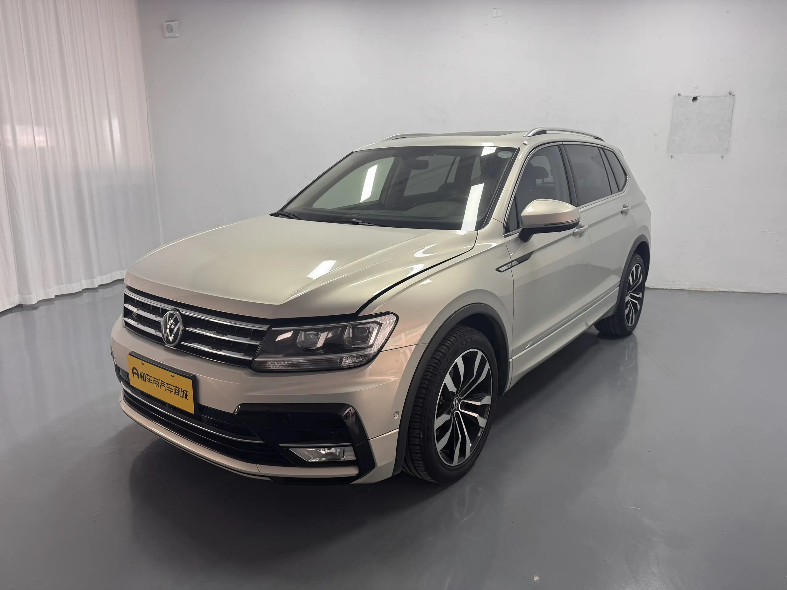 Volkswagen Tiguan L  из Китая