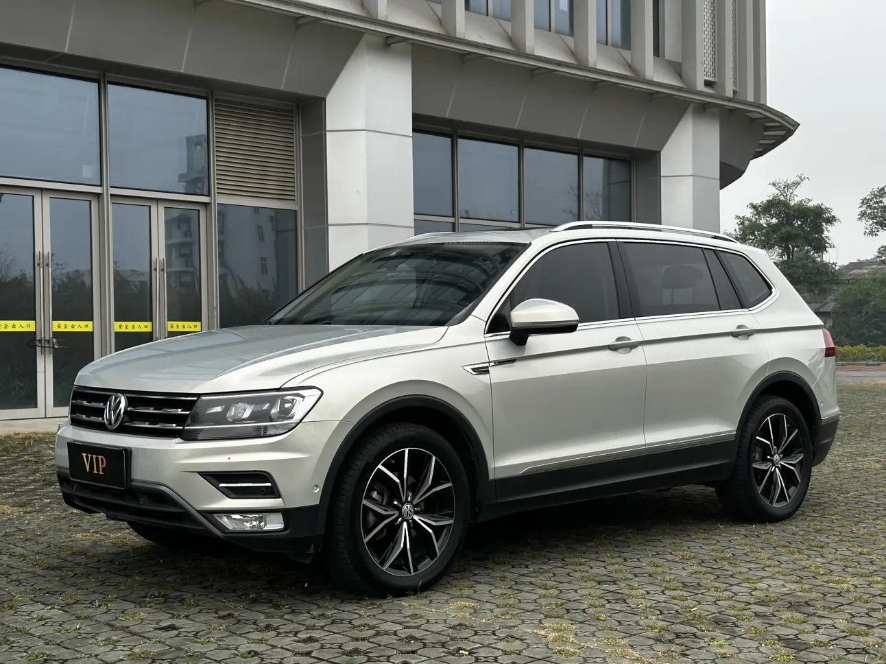 Volkswagen Tiguan L  из Китая