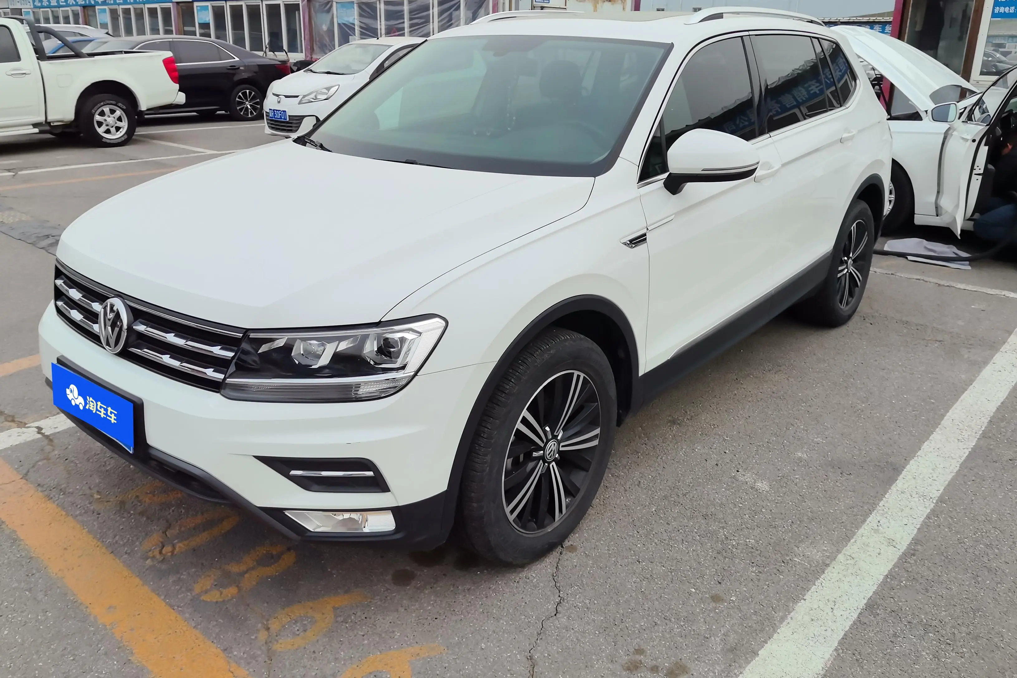 Volkswagen Tiguan L  из Китая