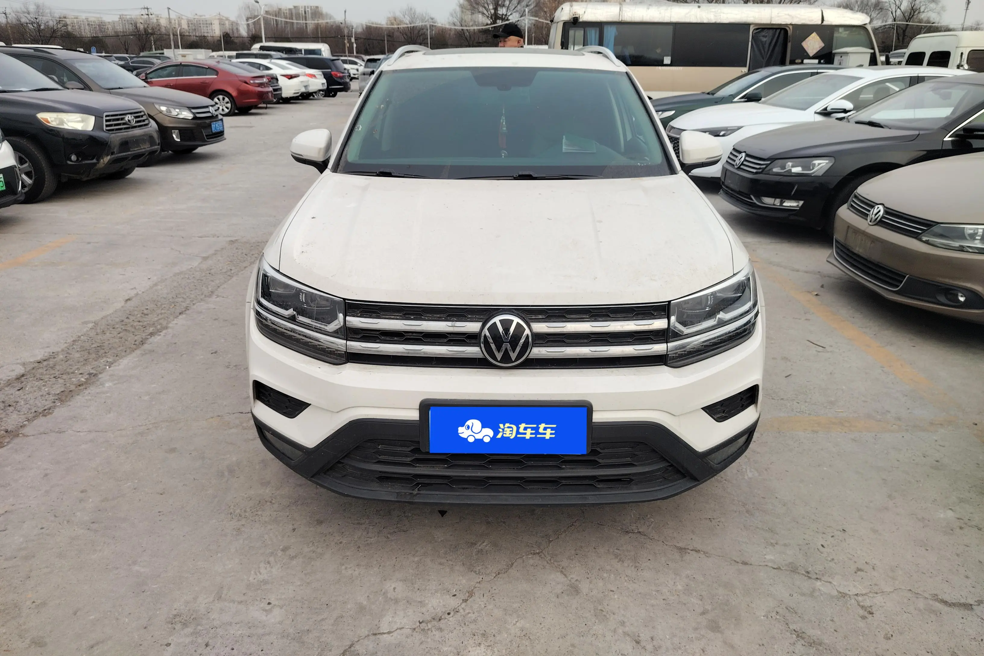 Volkswagen Tharu  из Китая