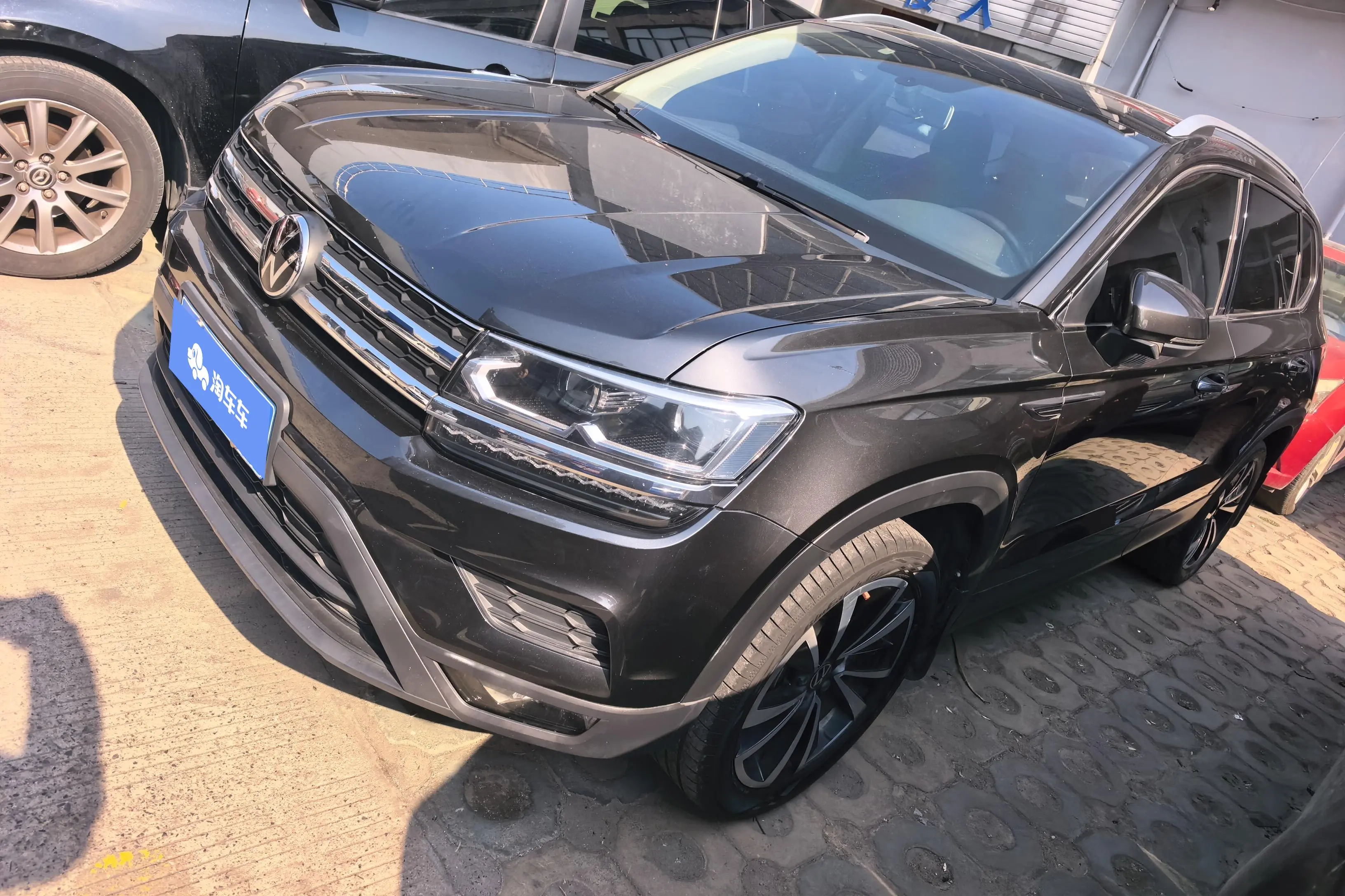 Volkswagen Tharu  из Китая